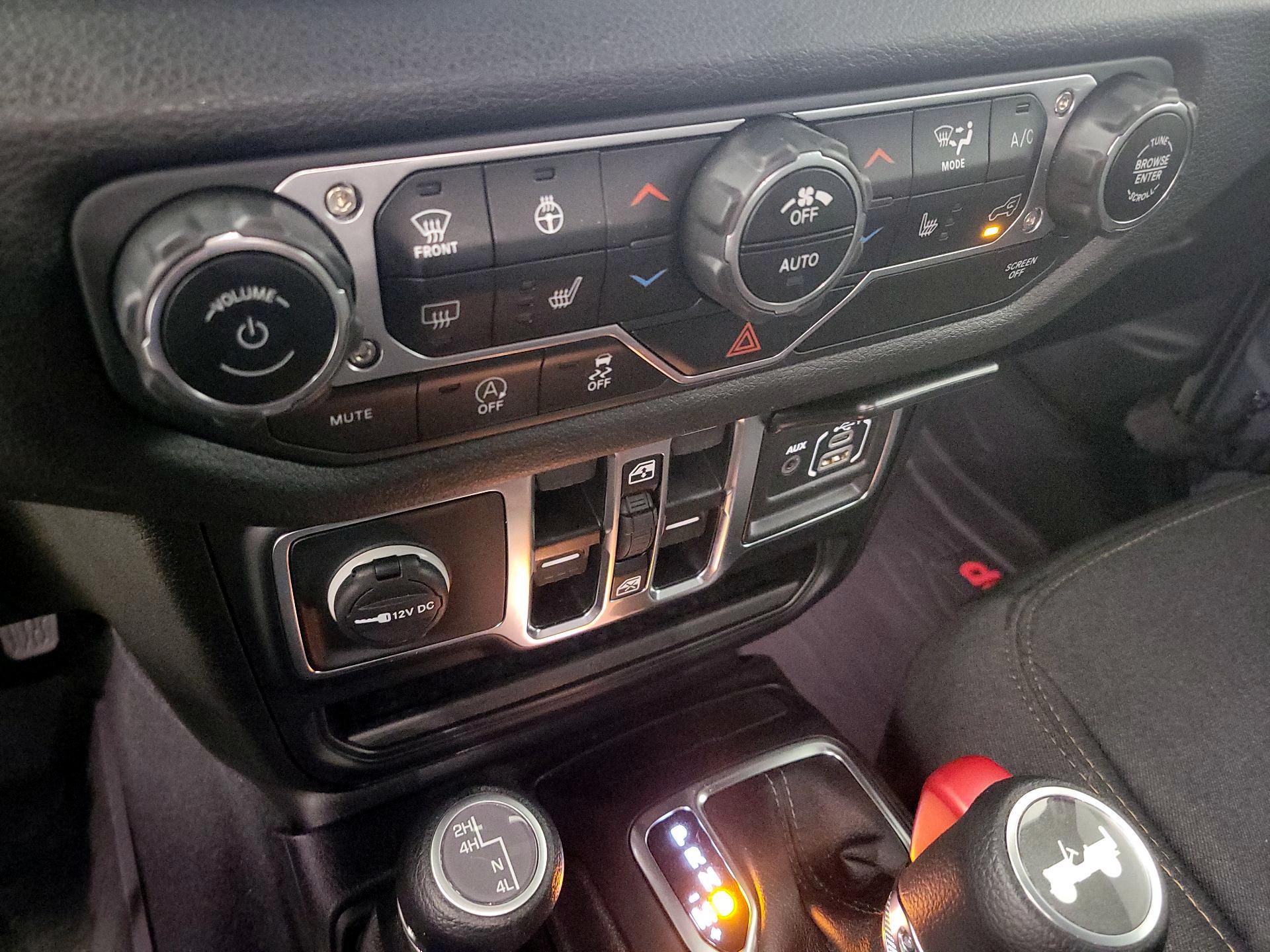 Thumbnail: 2025 Jeep Wrangler - 14