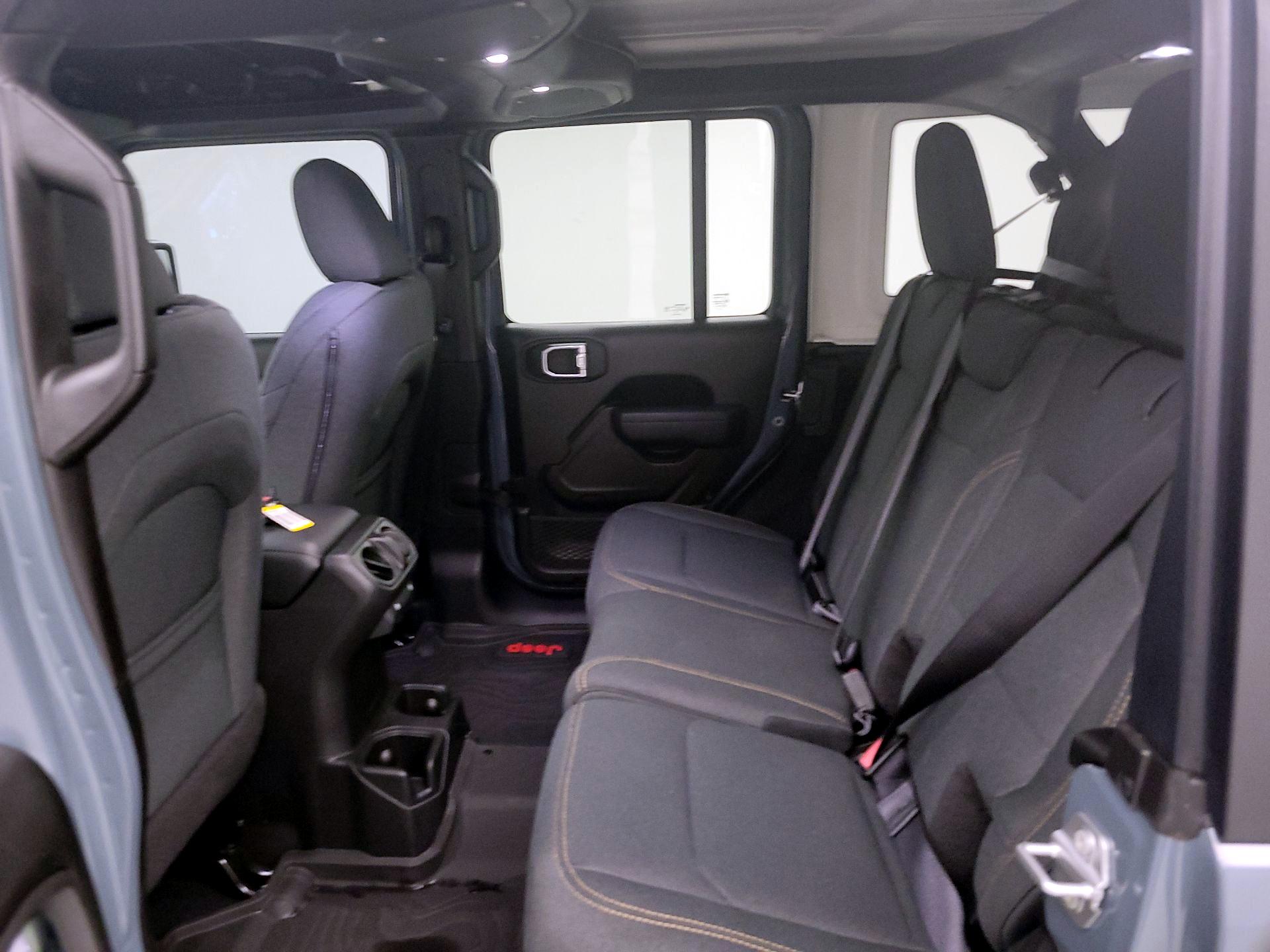 Thumbnail: 2025 Jeep Wrangler - 17