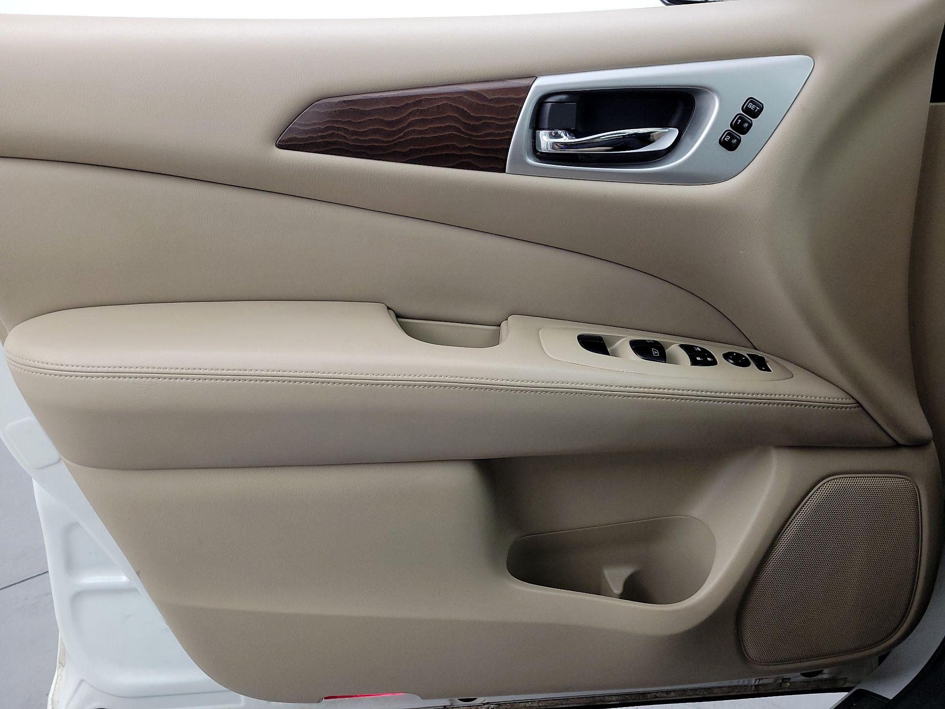 Thumbnail: 2017 Nissan Pathfinder - 12