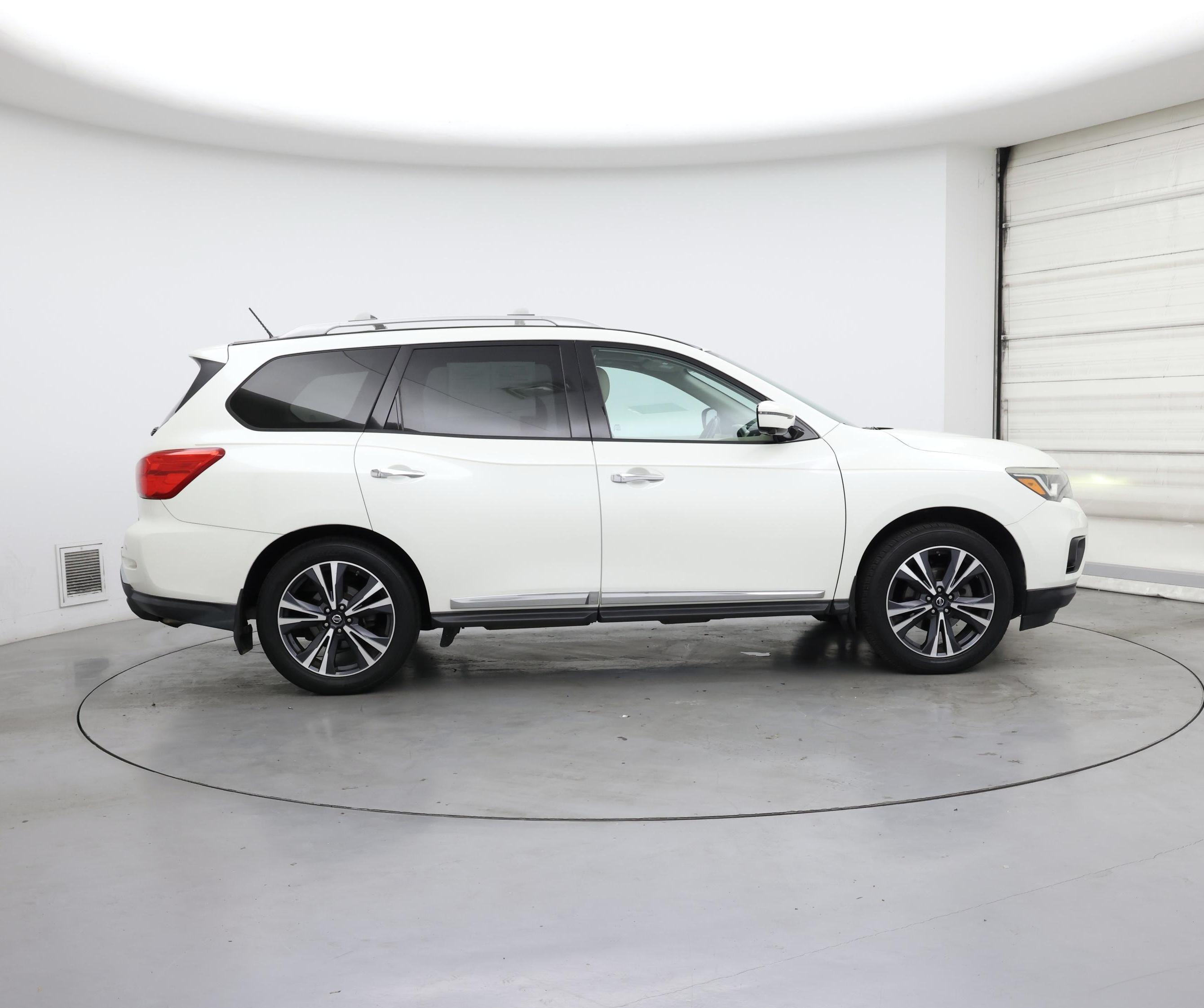 Thumbnail: 2017 Nissan Pathfinder - 7