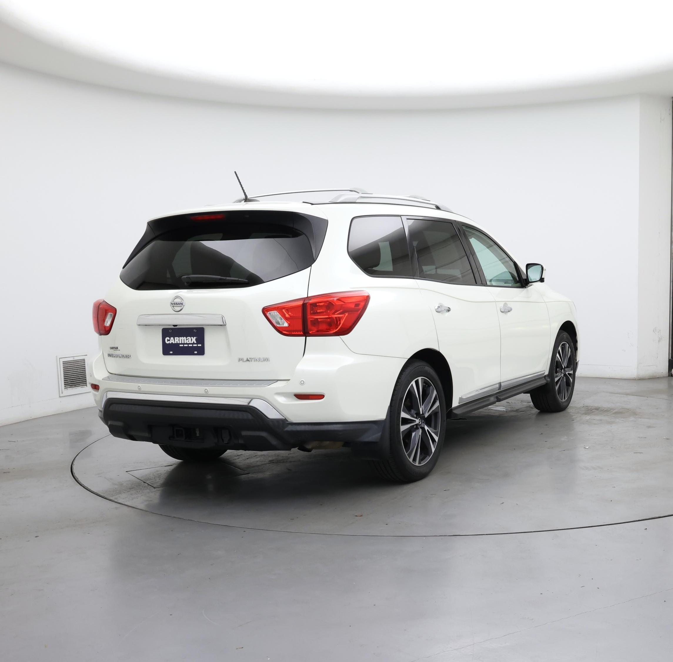 Thumbnail: 2017 Nissan Pathfinder - 8