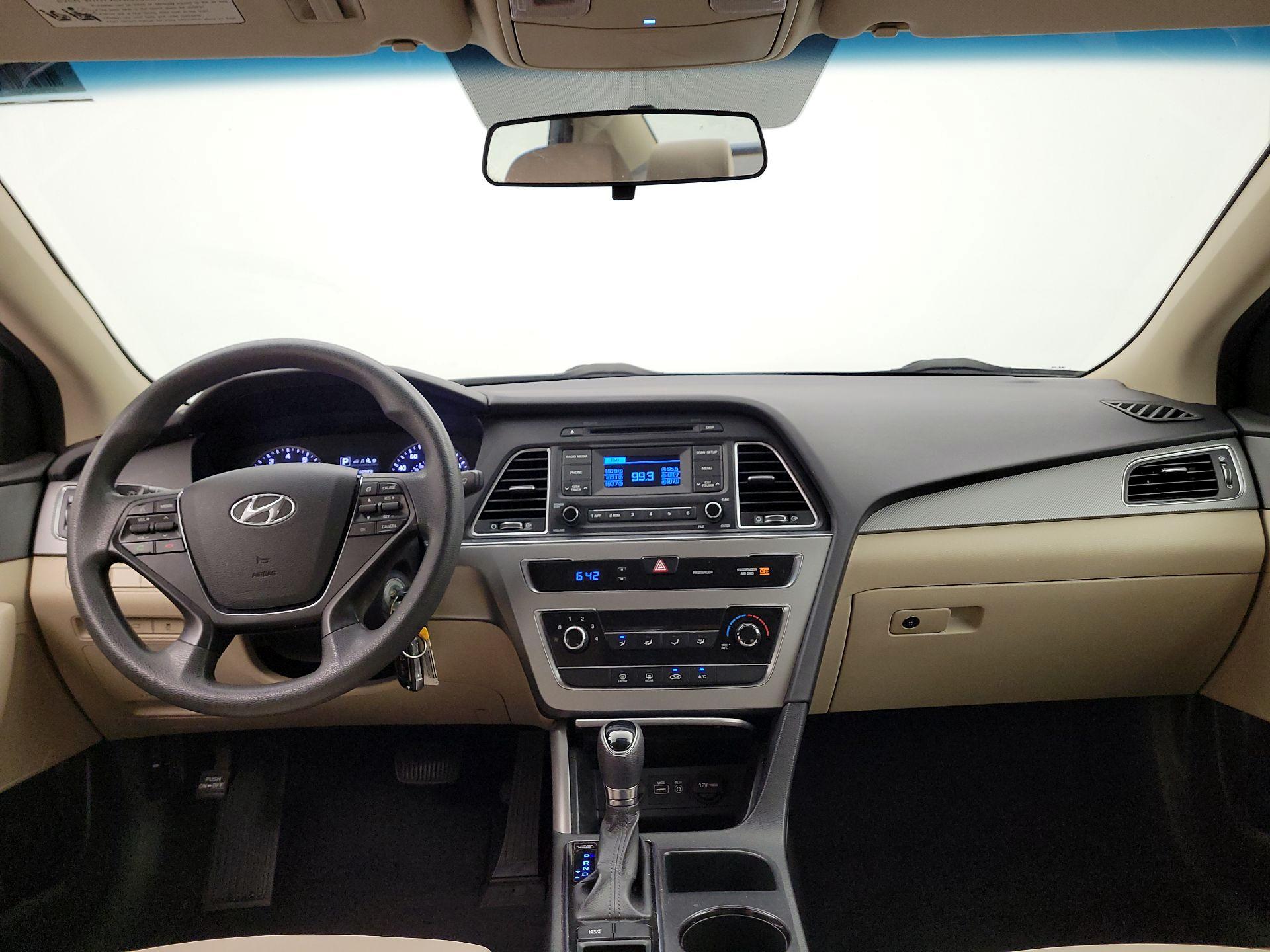 Thumbnail: 2015 Hyundai Sonata - 9
