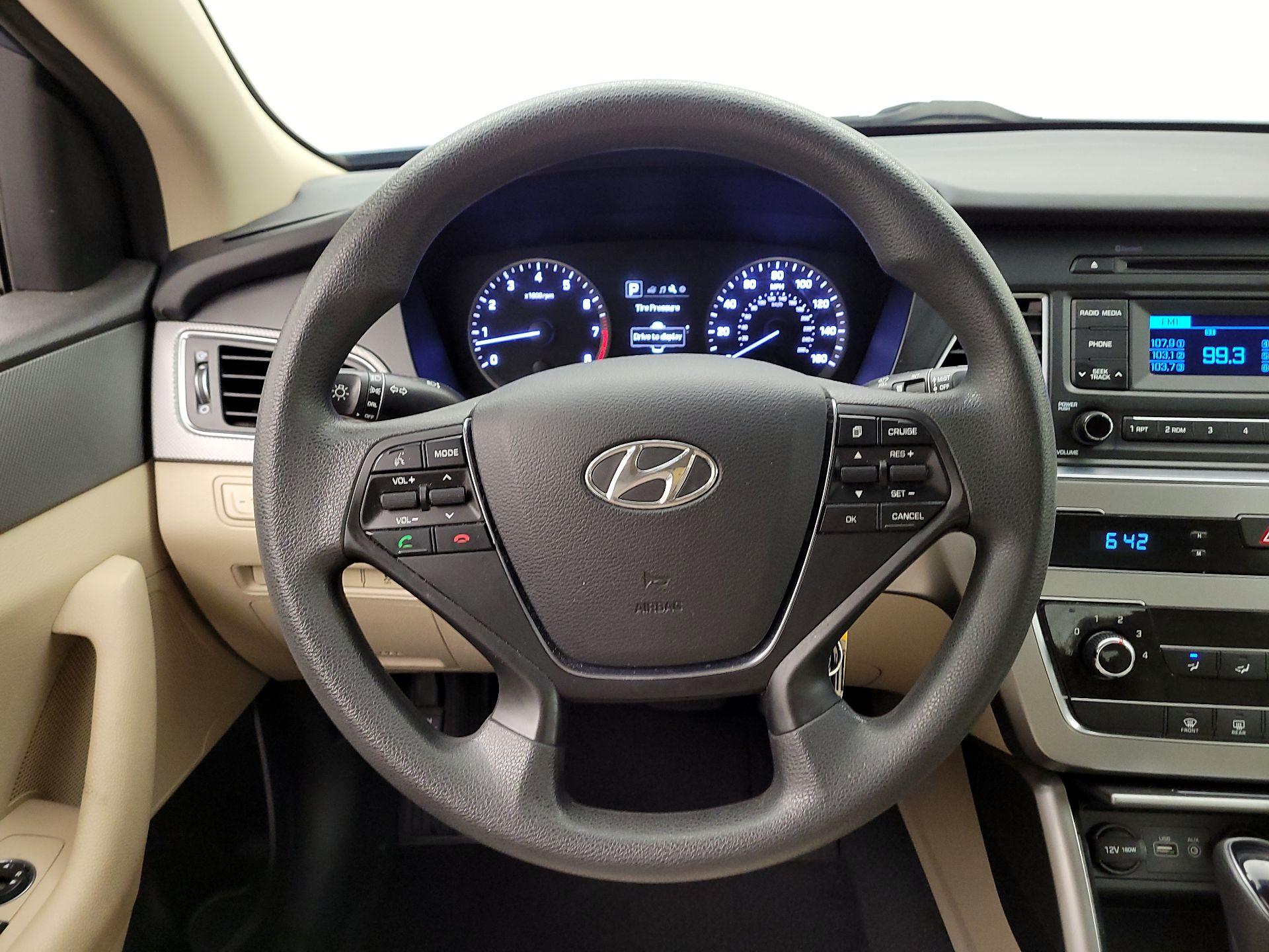 Thumbnail: 2015 Hyundai Sonata - 10