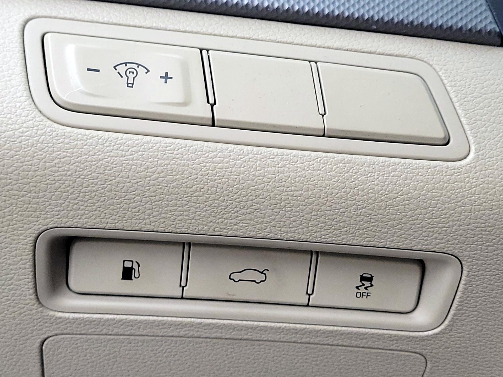 Thumbnail: 2015 Hyundai Sonata - 13