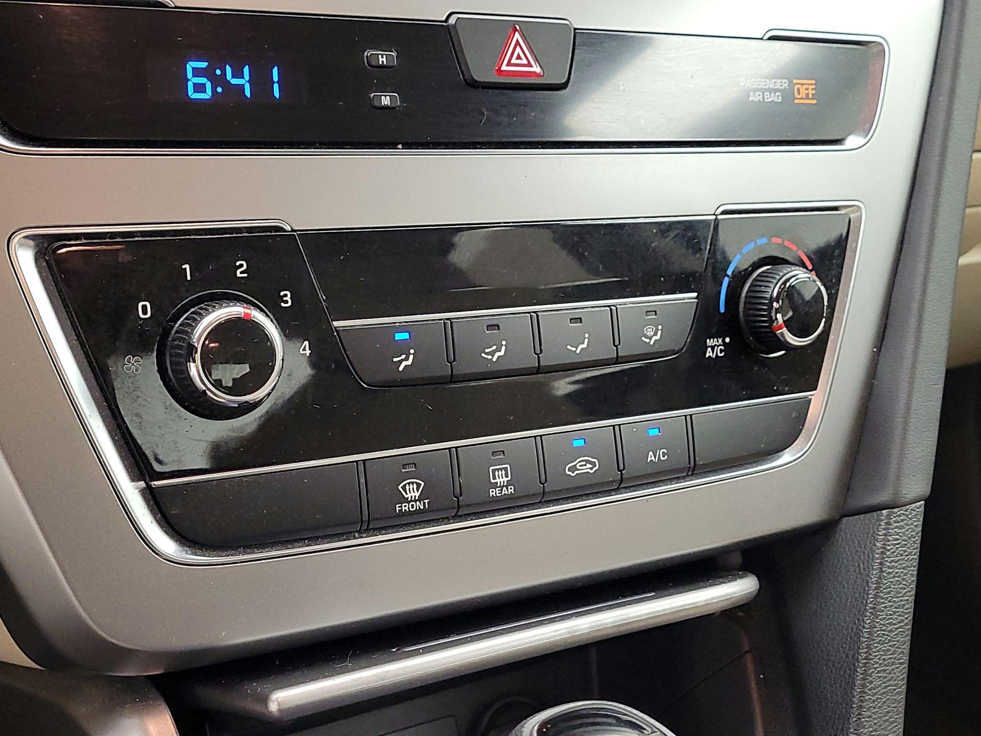 Thumbnail: 2015 Hyundai Sonata - 15