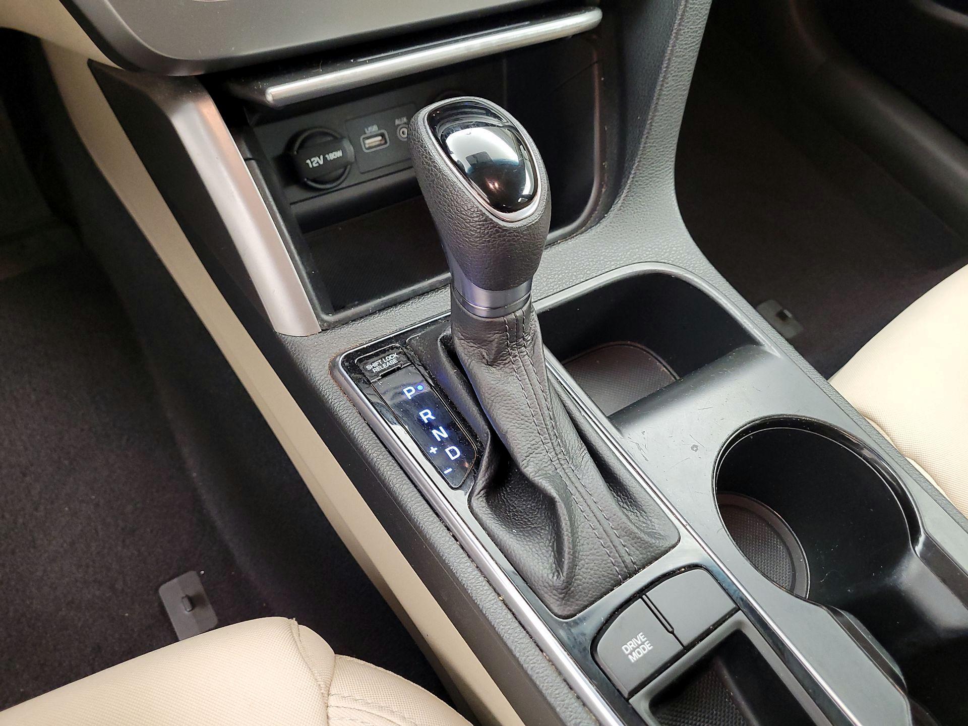 Thumbnail: 2015 Hyundai Sonata - 16