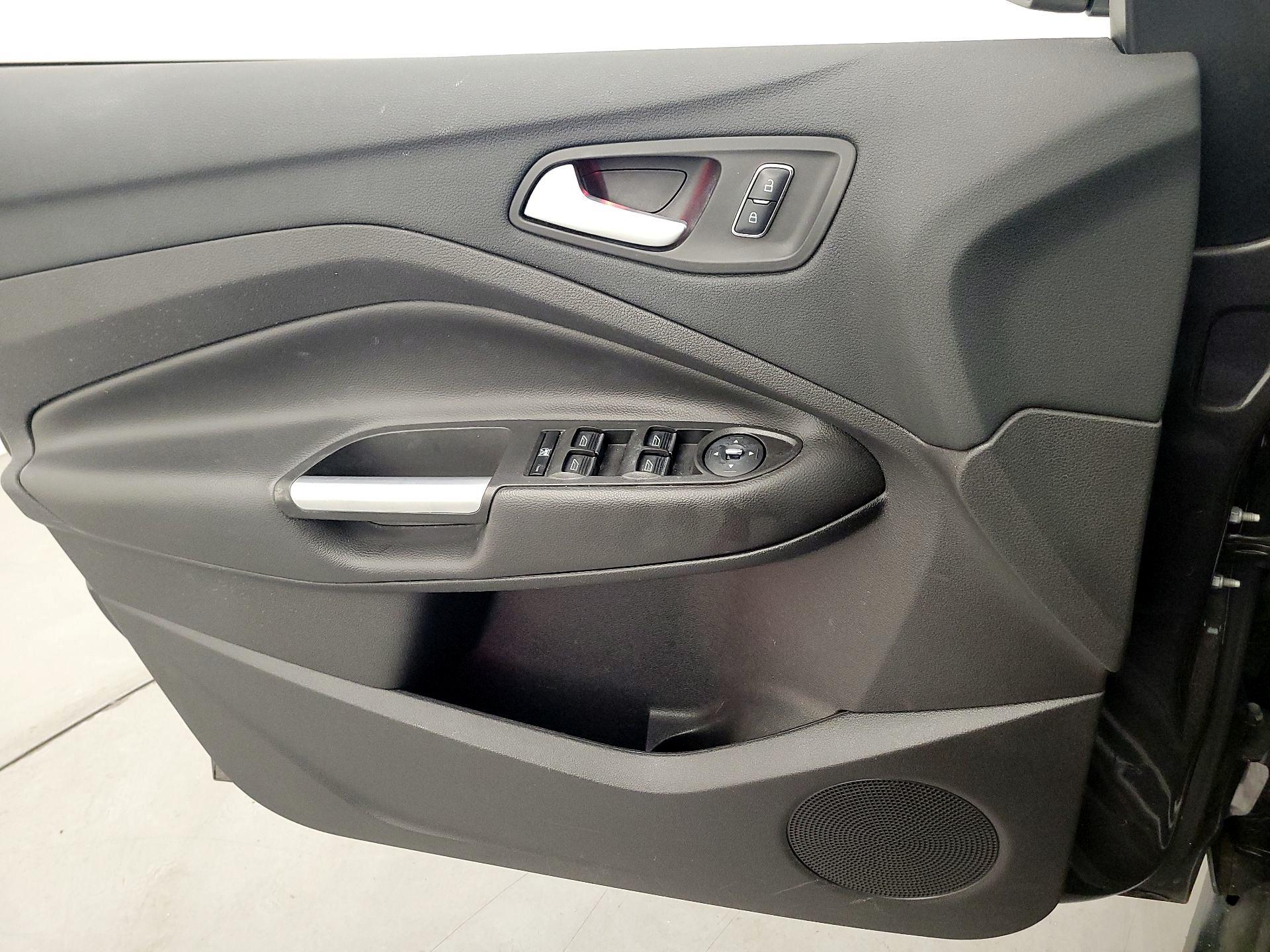 Thumbnail: 2016 Ford C-Max - 12