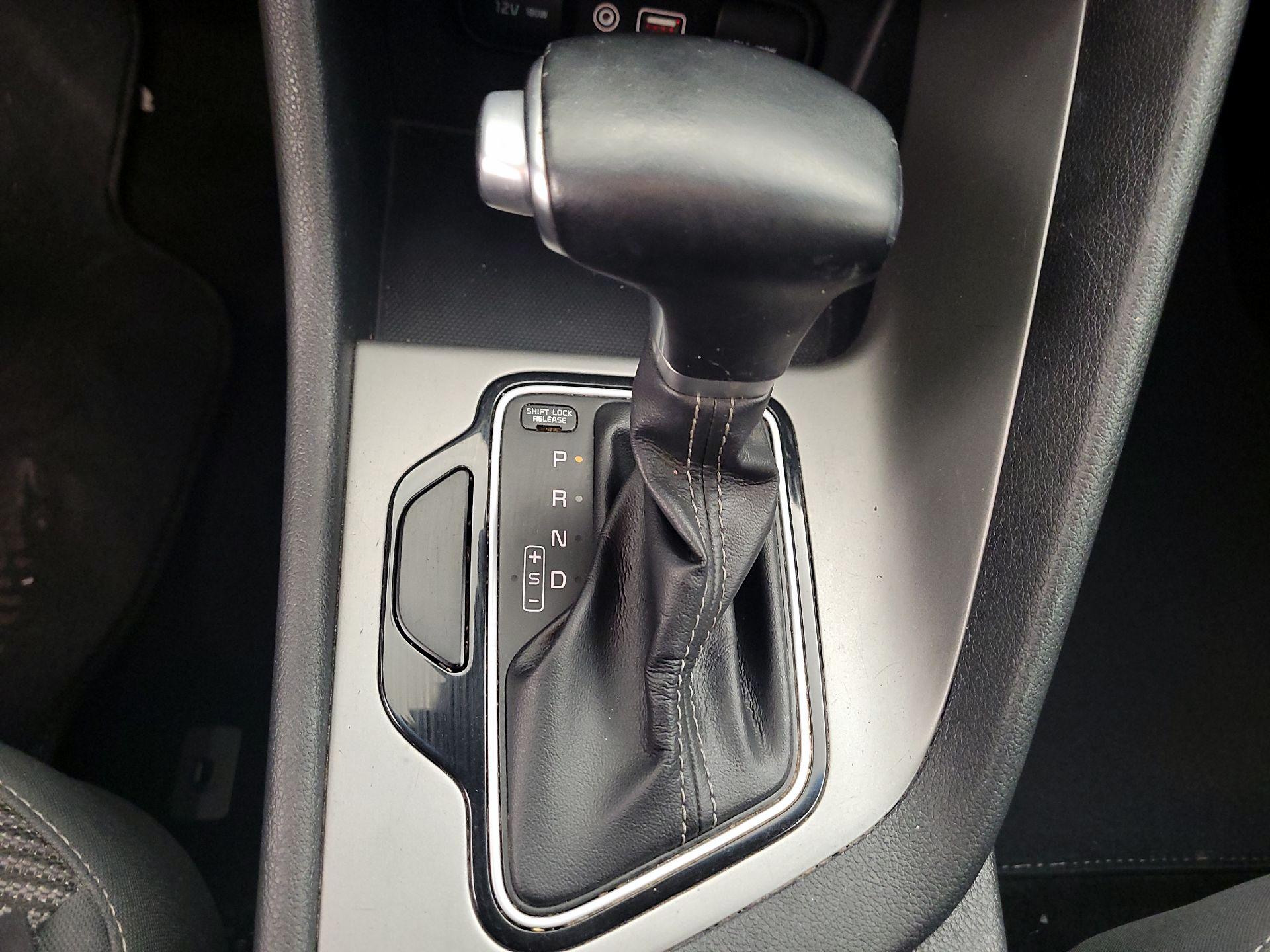 Thumbnail: 2019 Kia Niro - 17