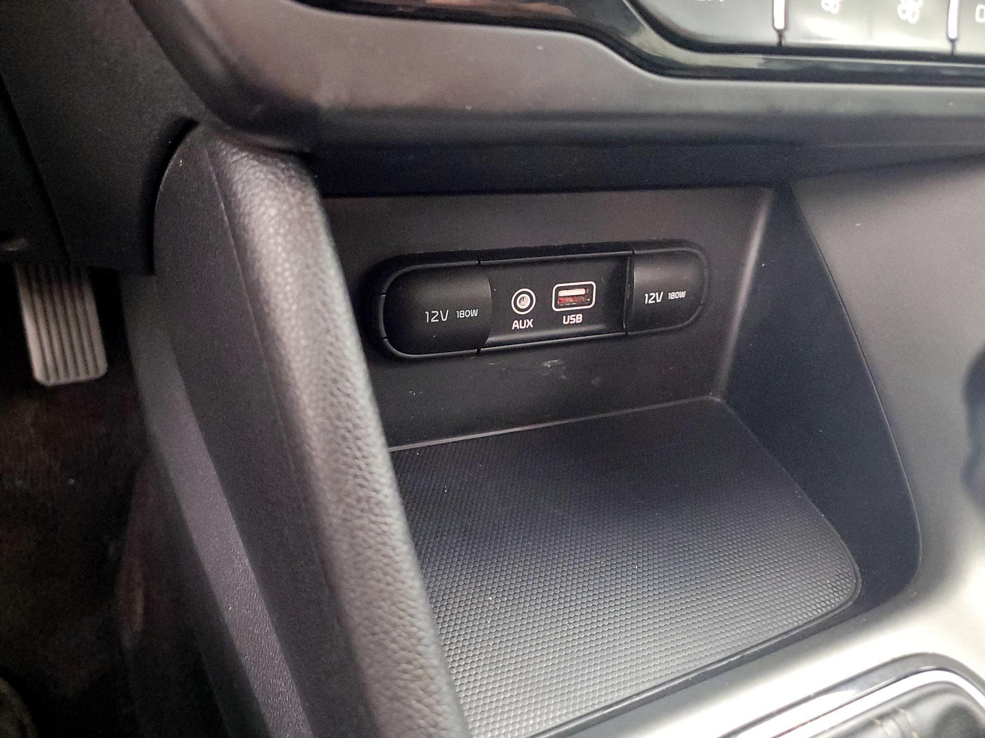 Thumbnail: 2019 Kia Niro - 18