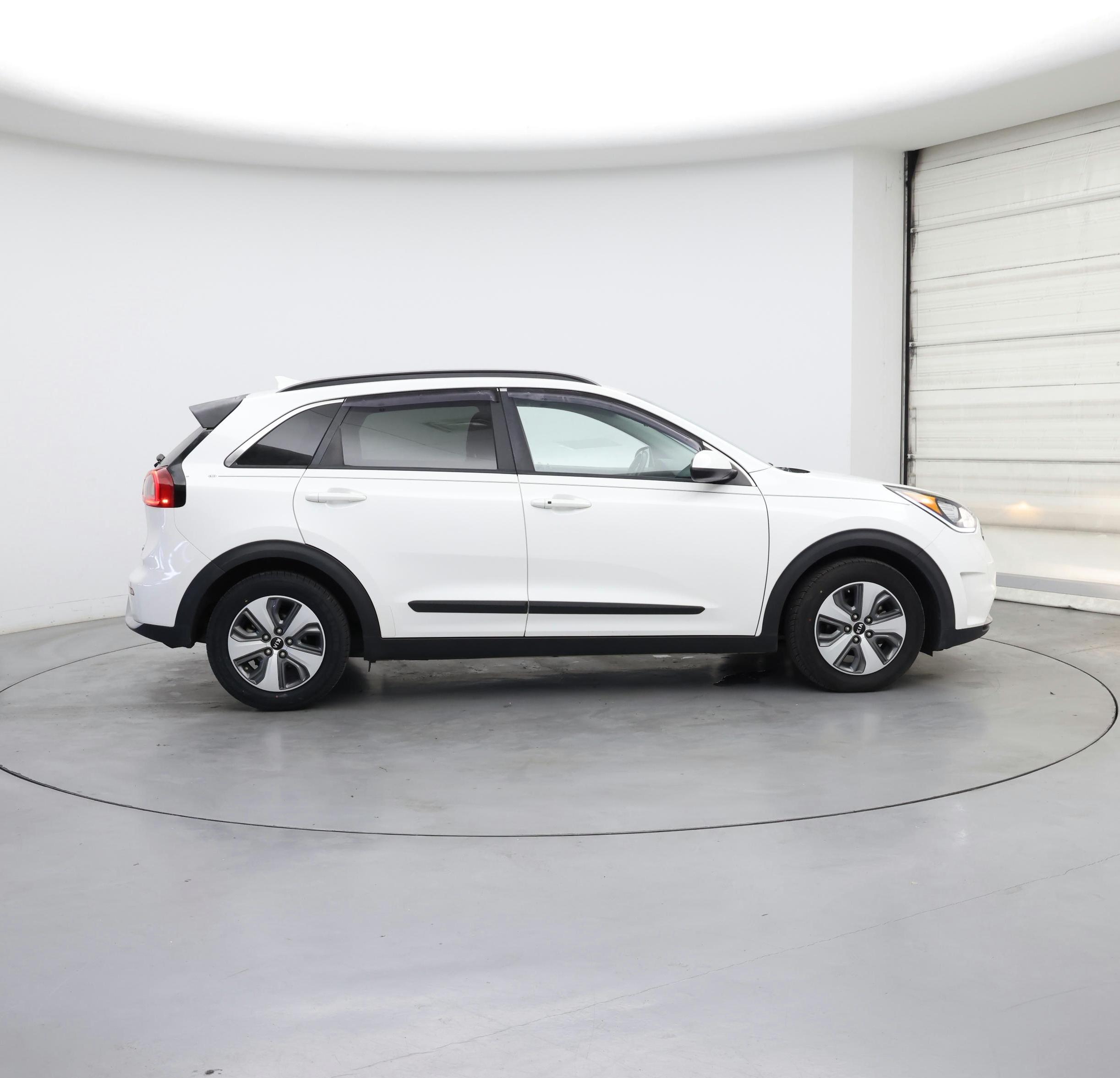 Thumbnail: 2019 Kia Niro - 7