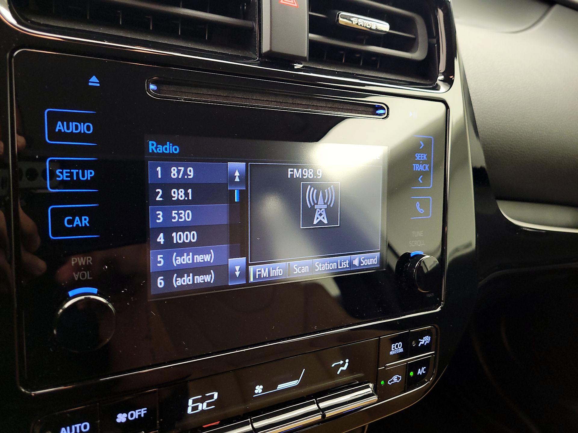 Thumbnail: 2019 Toyota Prius - 13