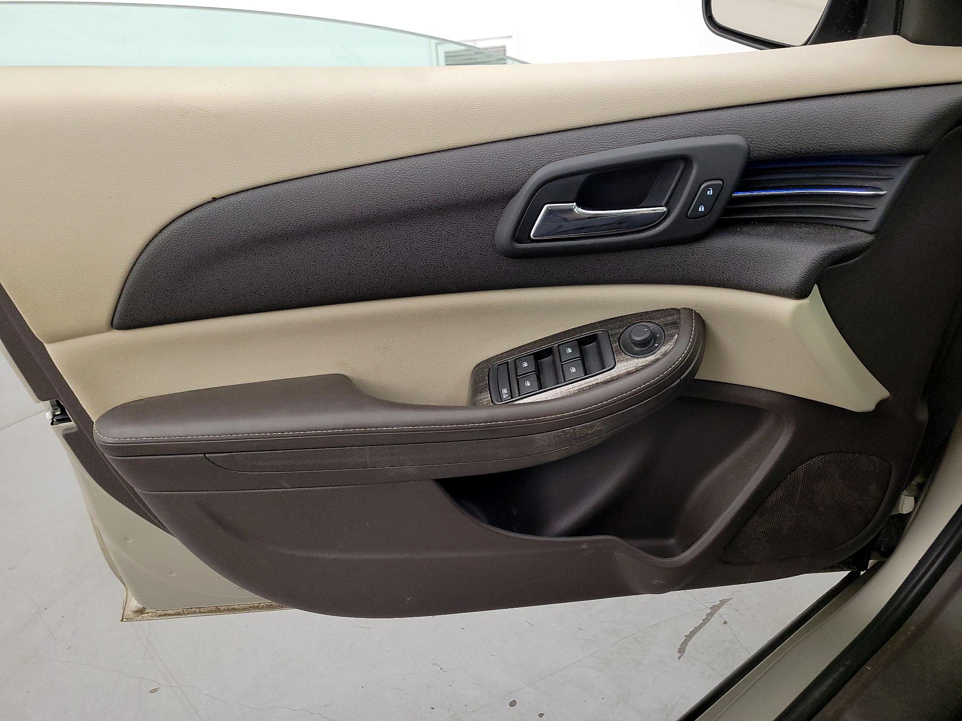 Thumbnail: 2014 Chevrolet Malibu - 12