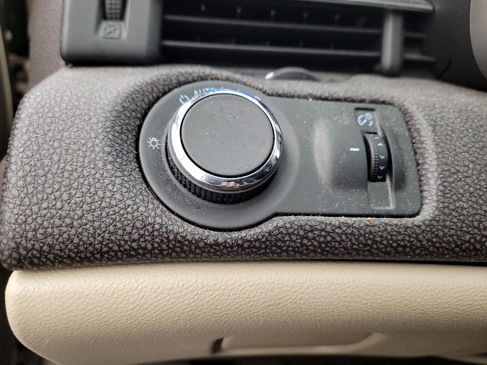 Thumbnail: 2014 Chevrolet Malibu - 13