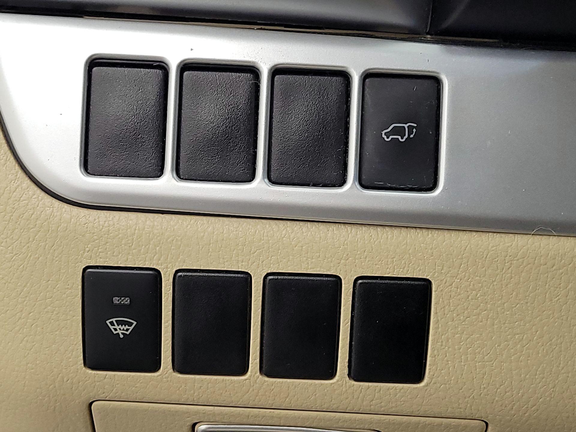 Thumbnail: 2016 Toyota Highlander - 13