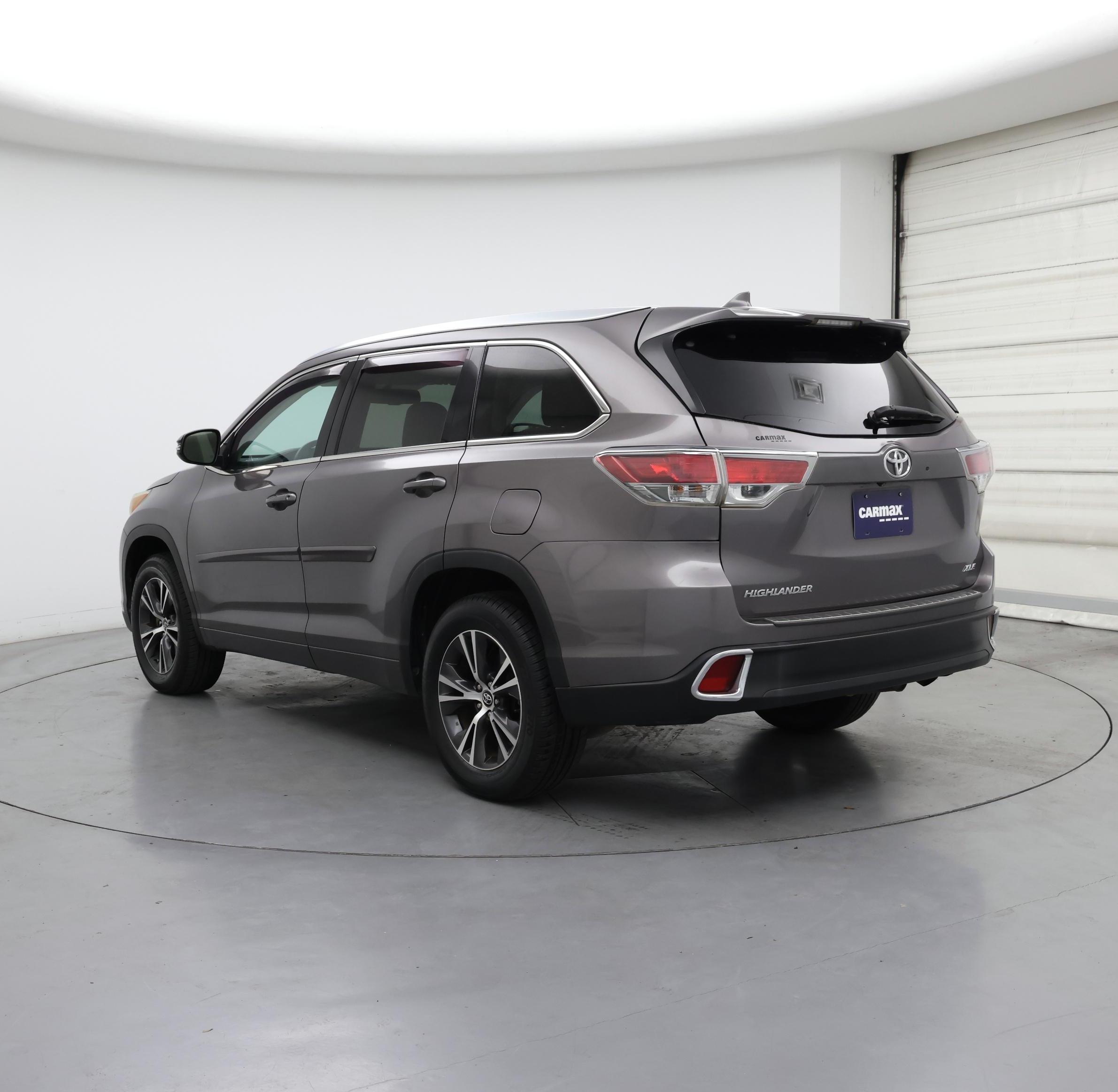 Thumbnail: 2016 Toyota Highlander - 2