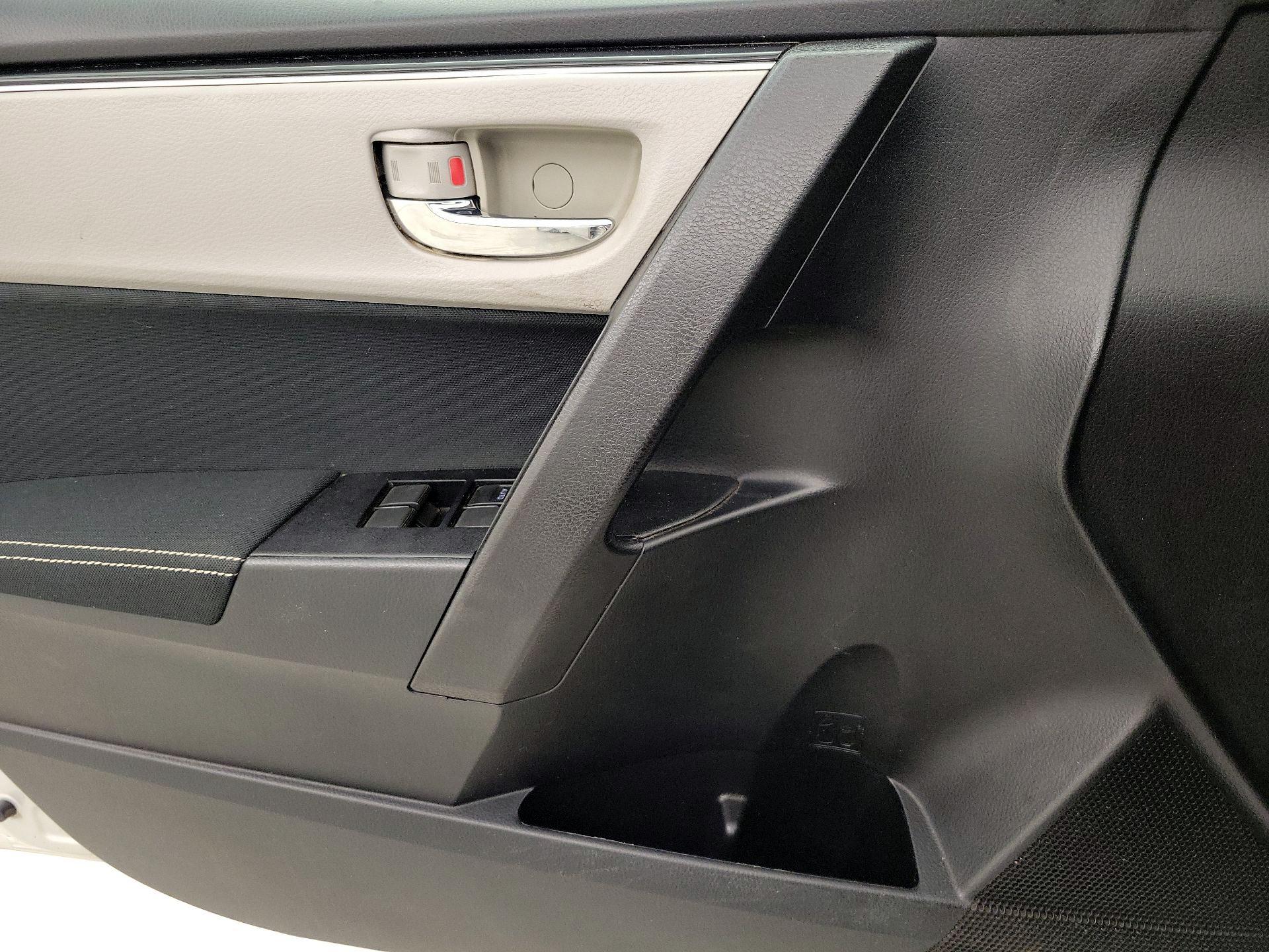 Thumbnail: 2017 Toyota Corolla - 12