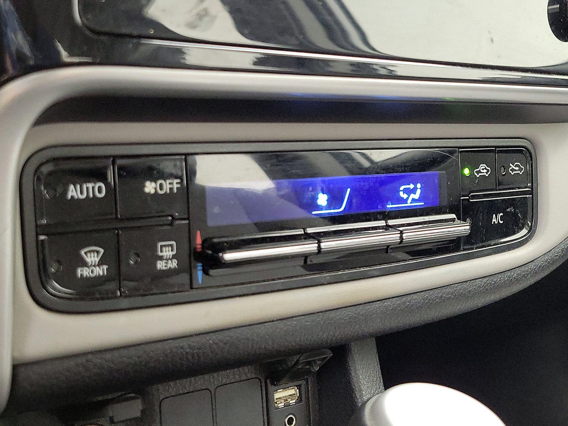 Thumbnail: 2017 Toyota Corolla - 16