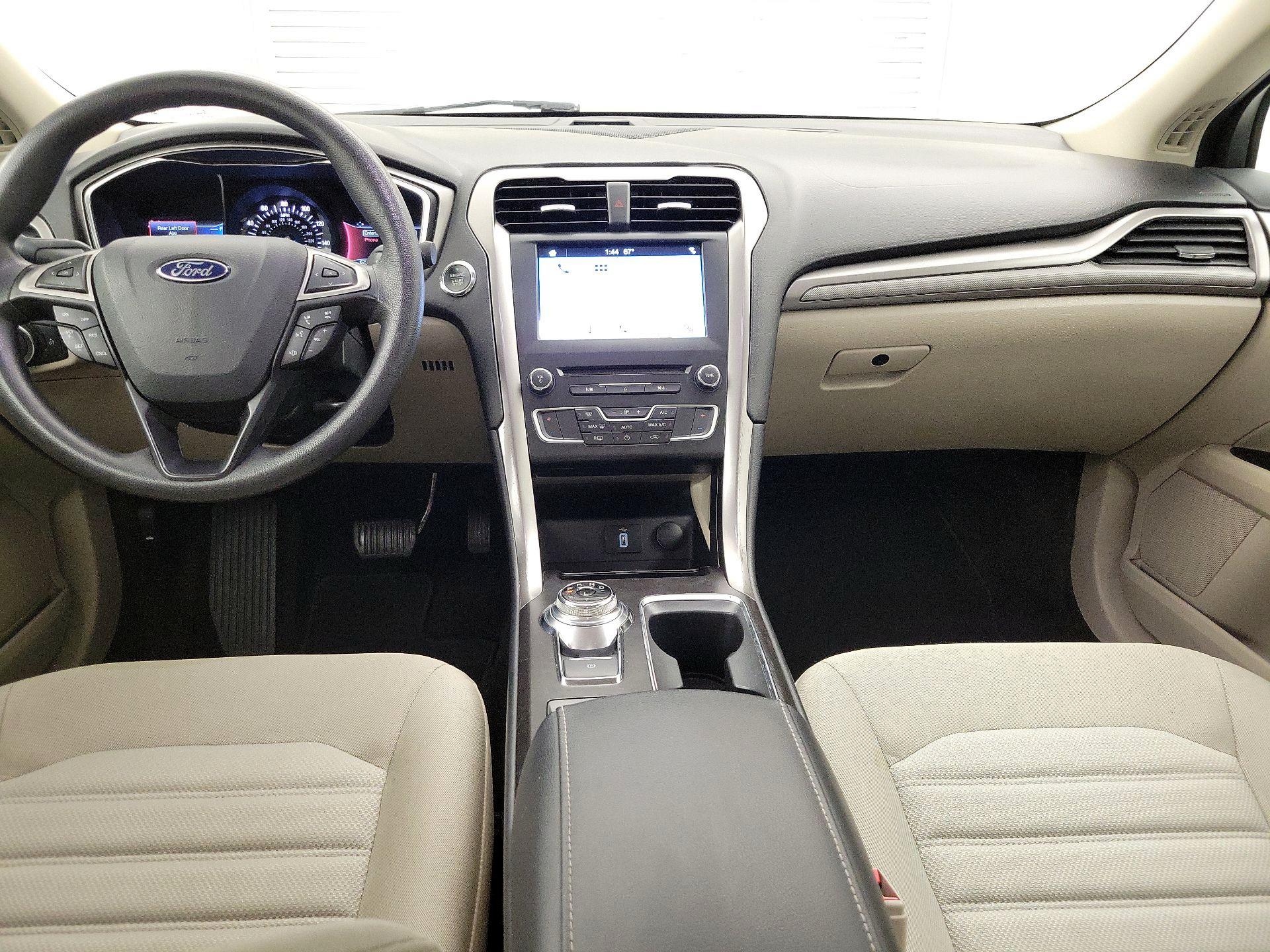 Thumbnail: 2017 Ford Fusion - 9