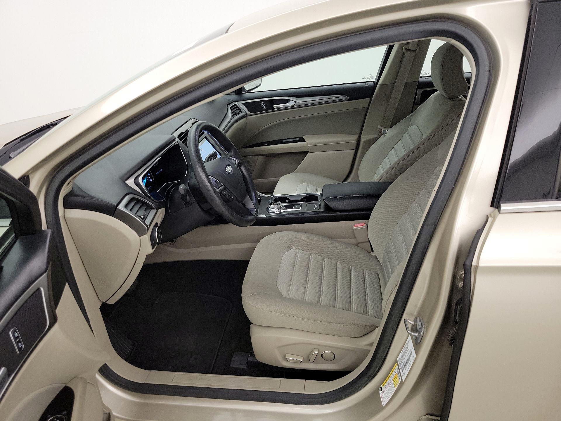 Thumbnail: 2017 Ford Fusion - 11