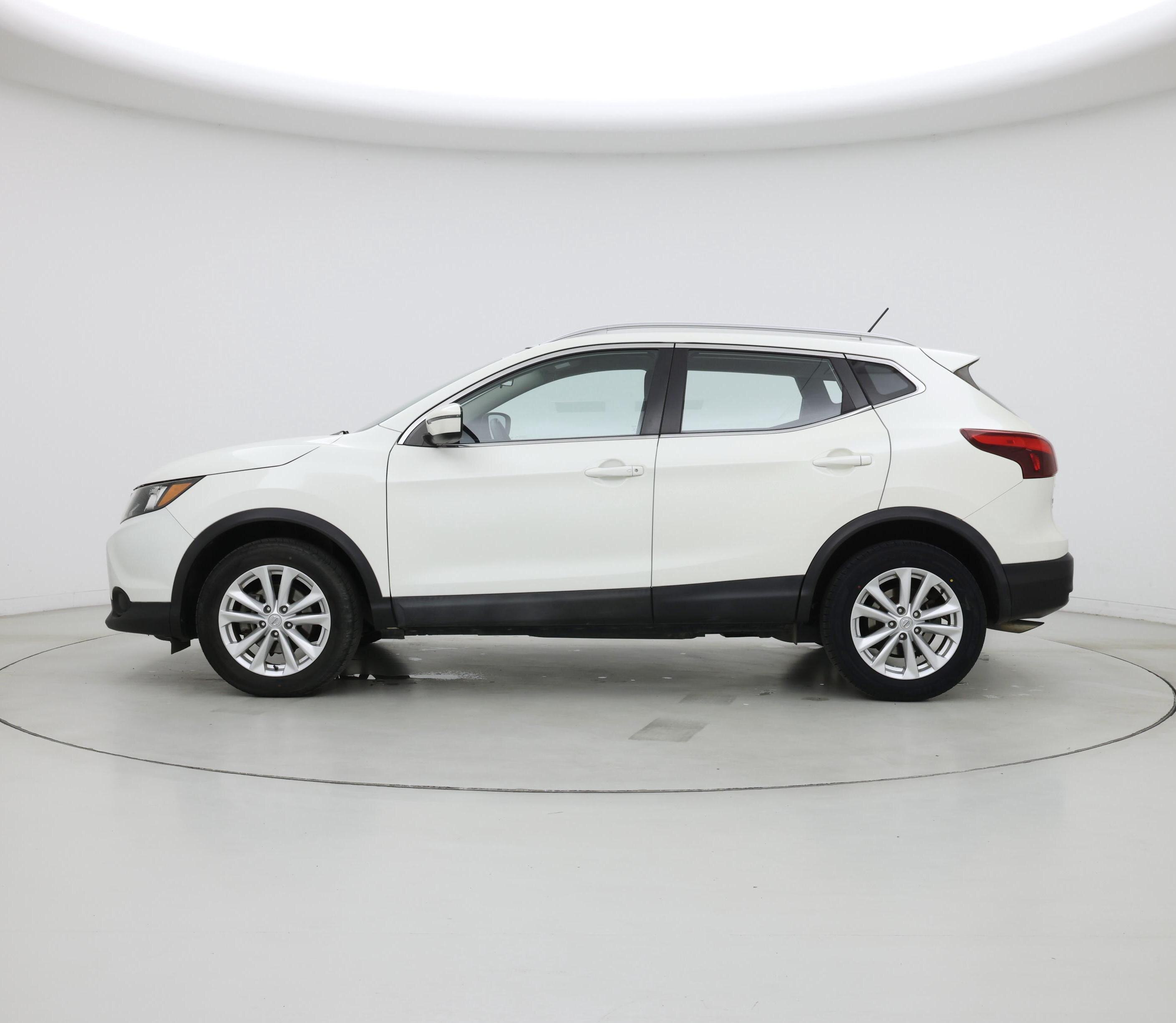 Thumbnail: 2017 Nissan Rogue Sport - 3