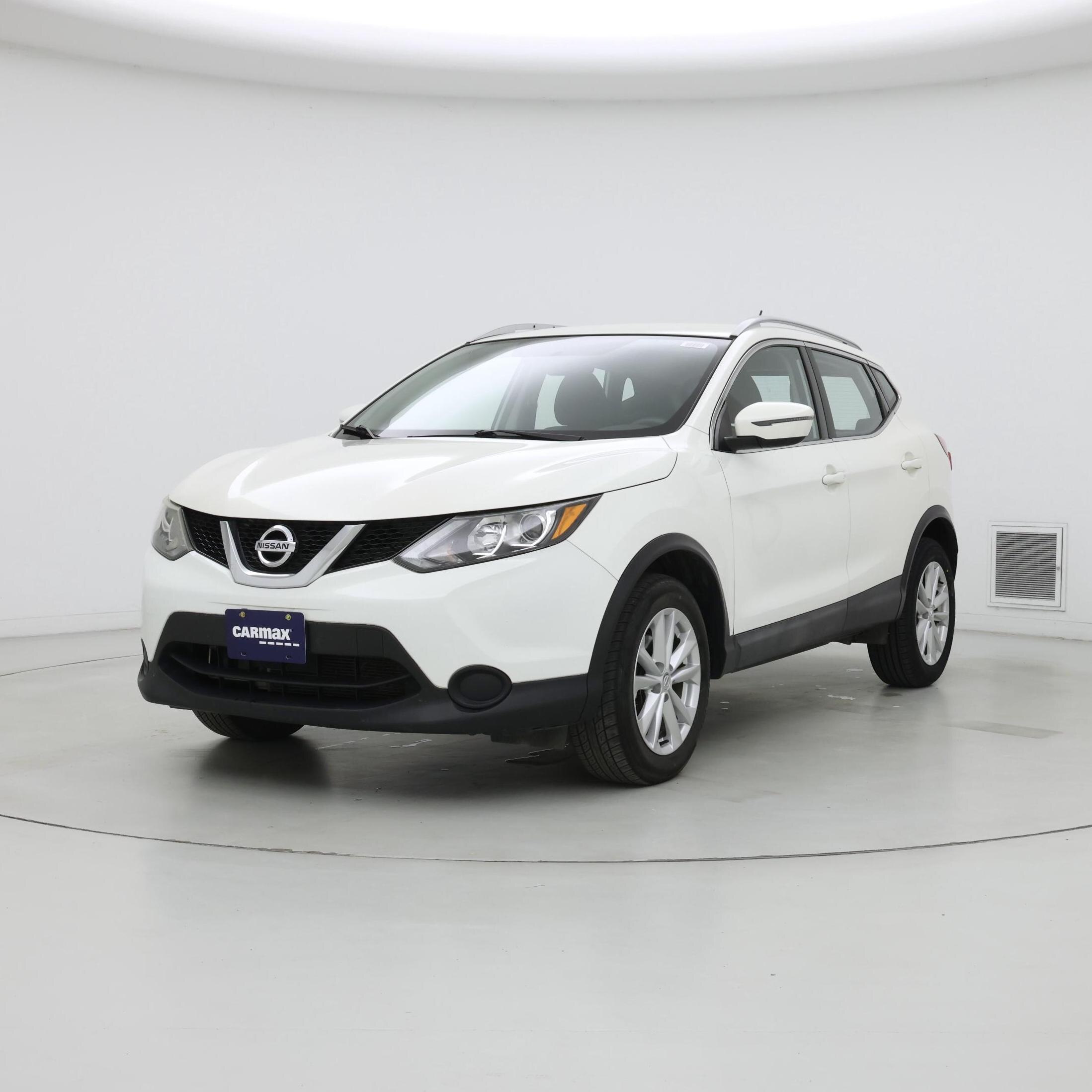 Thumbnail: 2017 Nissan Rogue Sport - 4