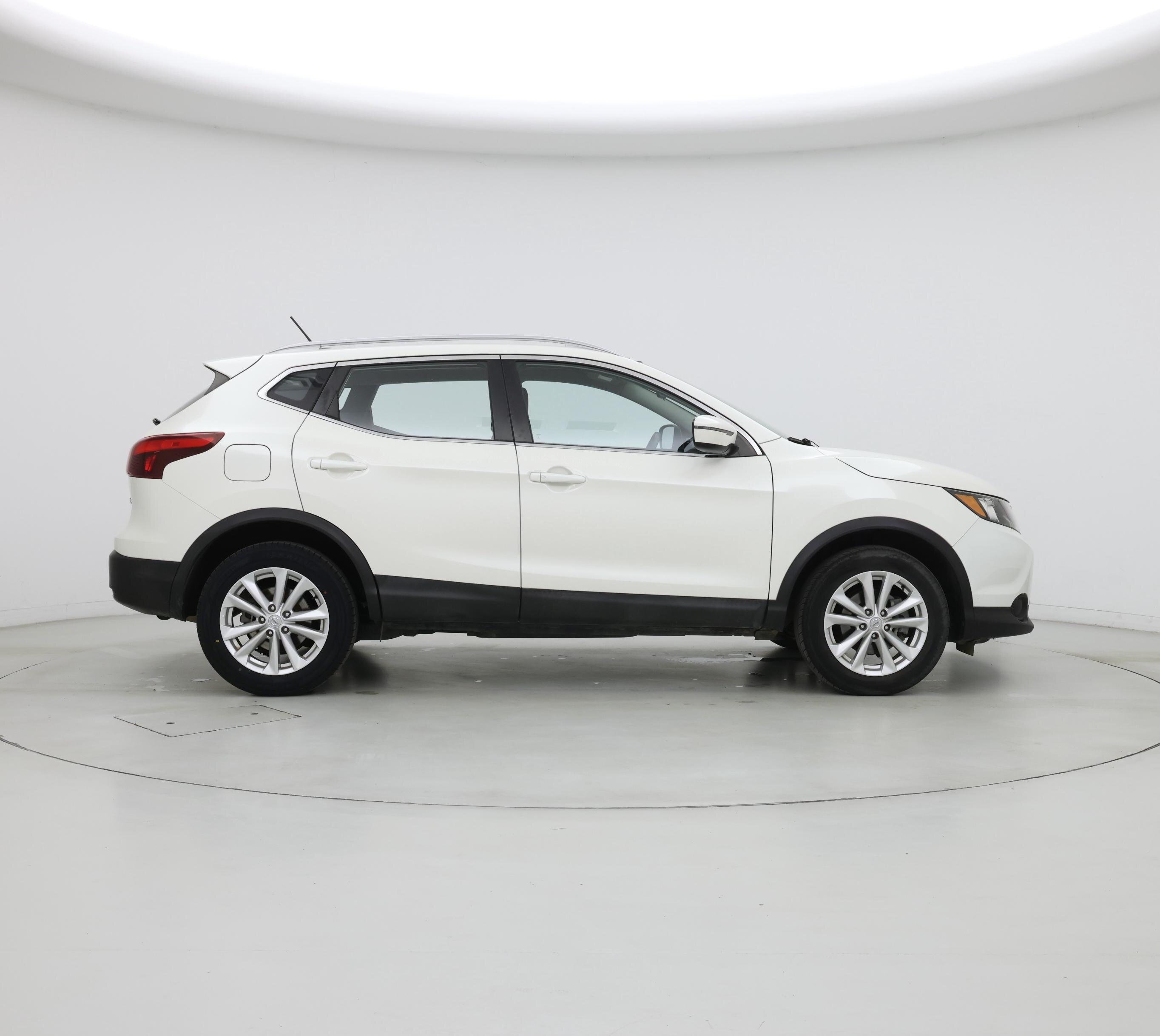 Thumbnail: 2017 Nissan Rogue Sport - 7