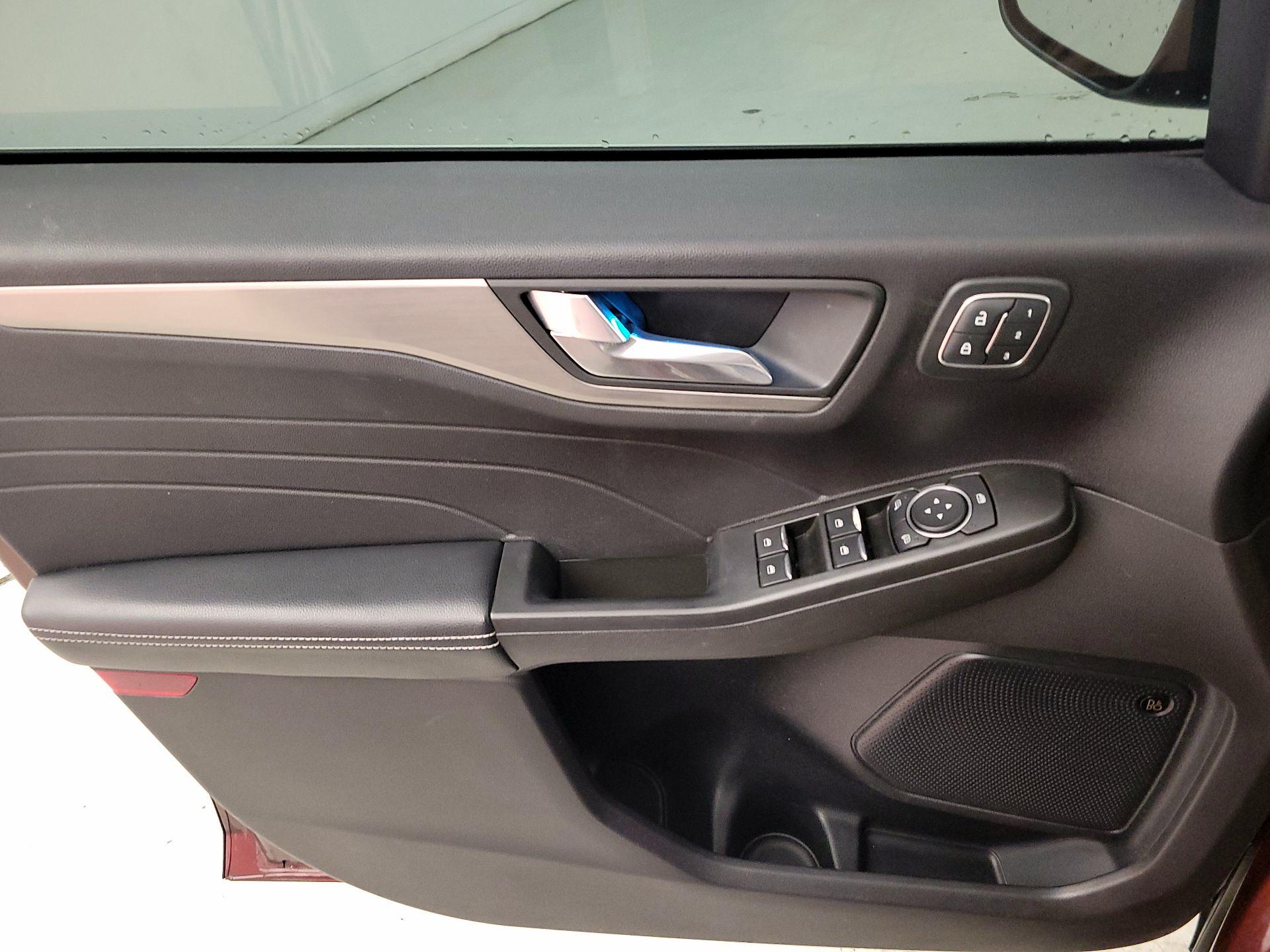 Thumbnail: 2021 Ford Escape - 12