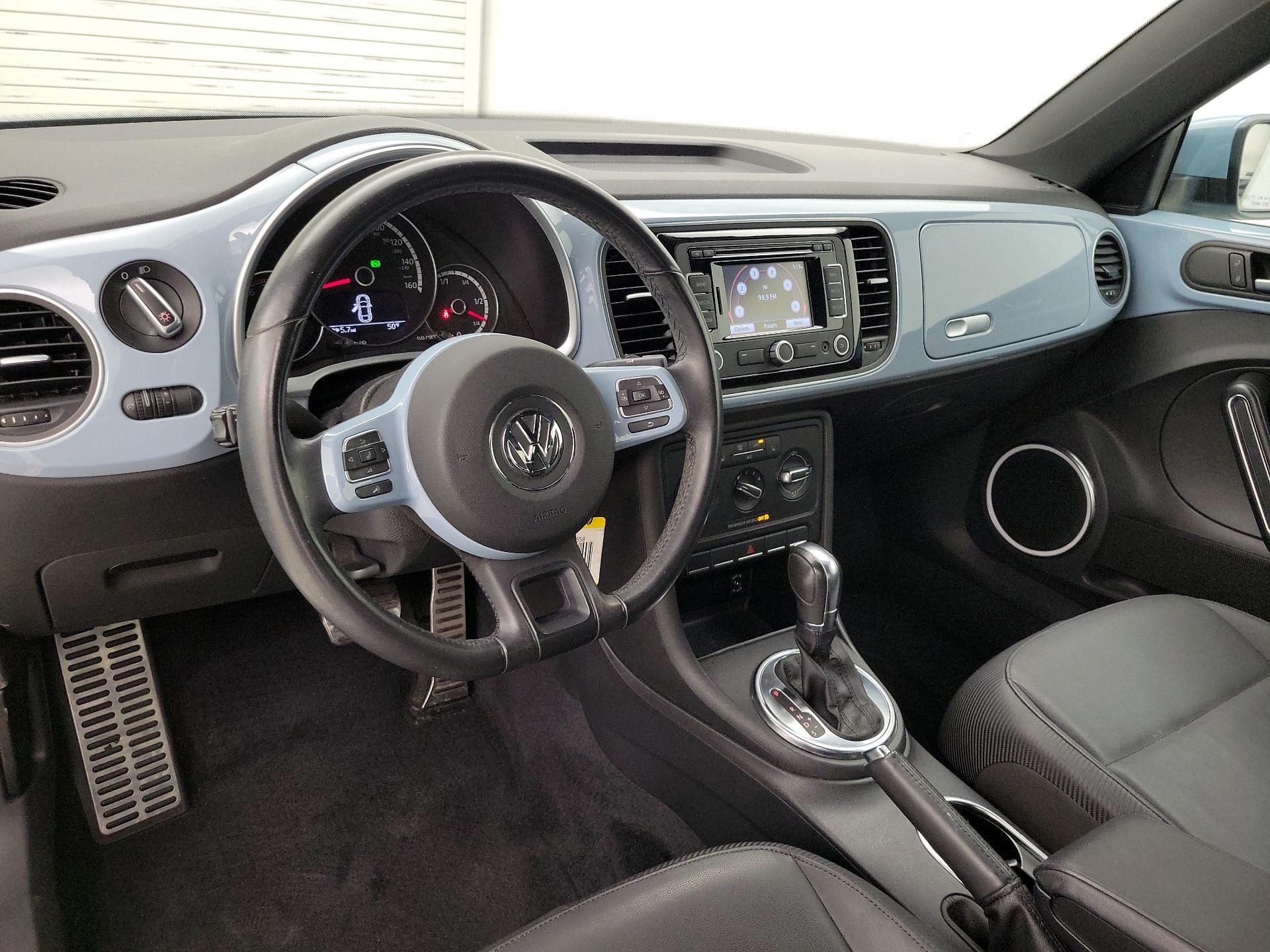 Thumbnail: 2014 Volkswagen Beetle - 9