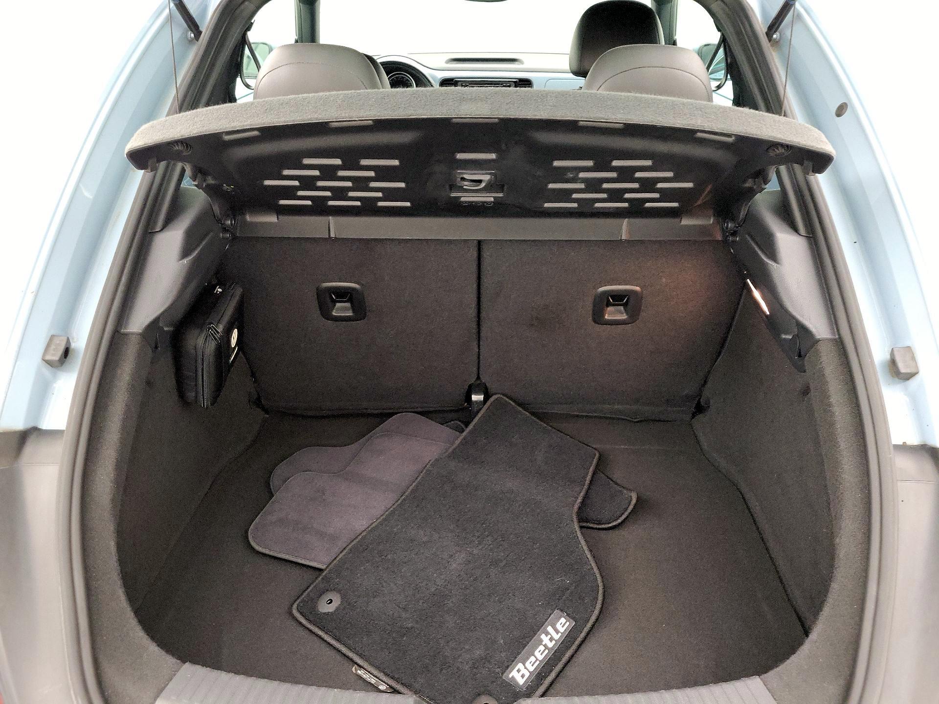 Thumbnail: 2014 Volkswagen Beetle - 17