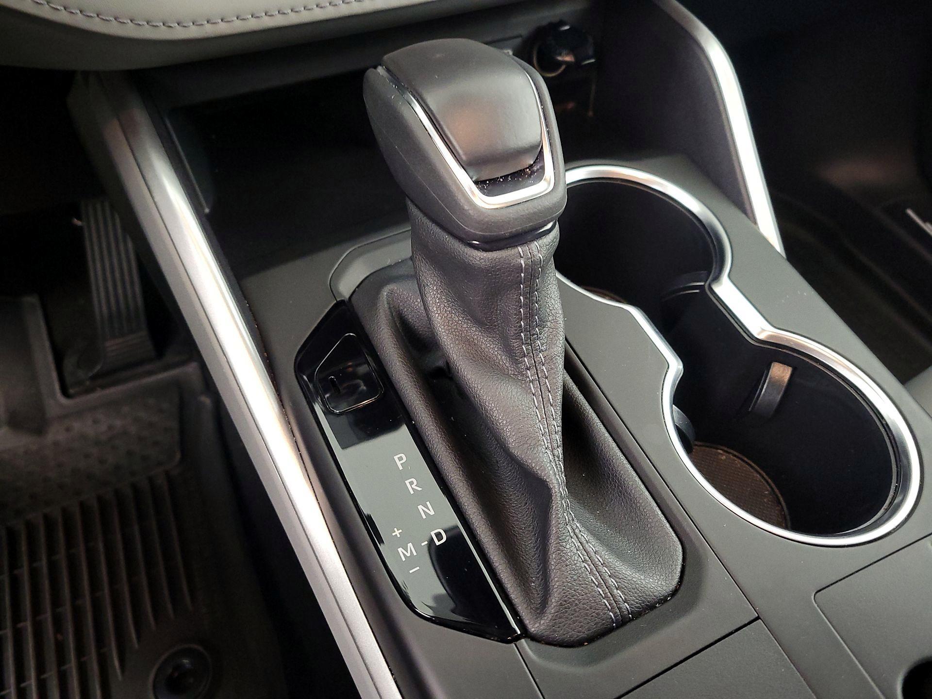 Thumbnail: 2023 Toyota Highlander - 17