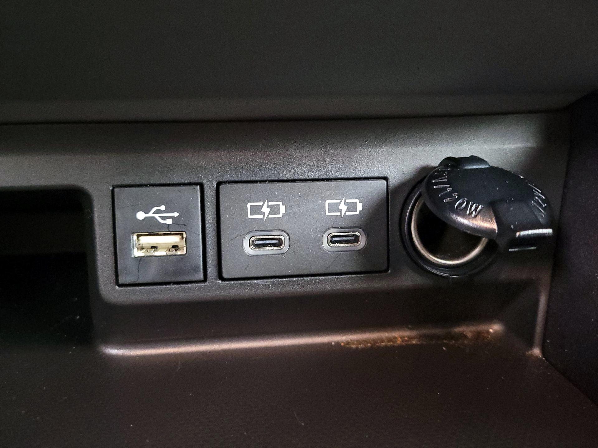 Thumbnail: 2023 Toyota Highlander - 18