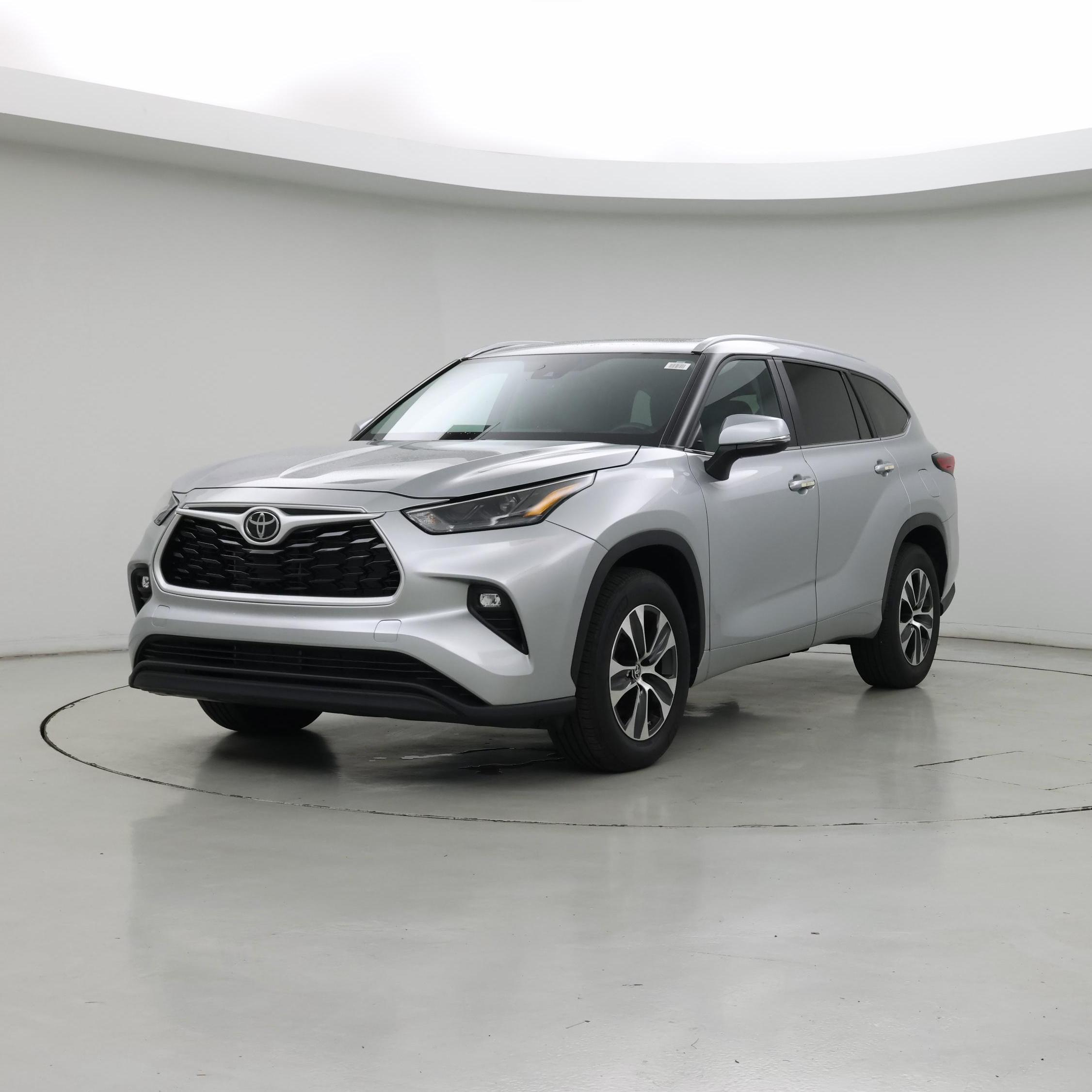 Thumbnail: 2023 Toyota Highlander - 4