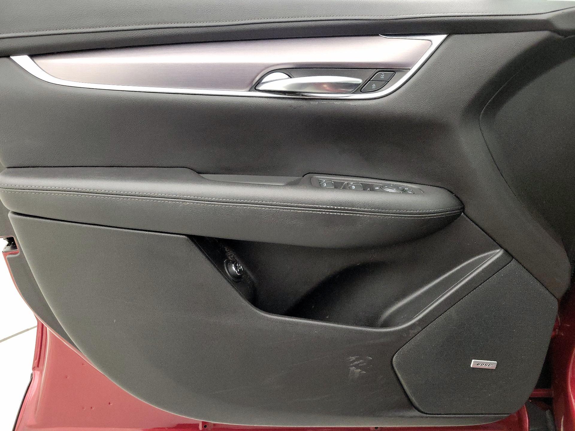 Thumbnail: 2020 Cadillac XT5 - 12