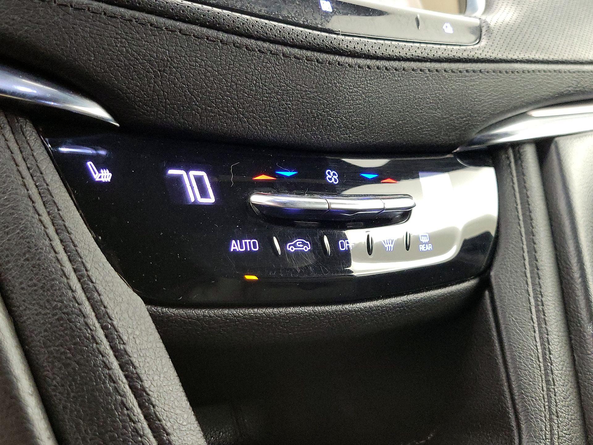 Thumbnail: 2020 Cadillac XT5 - 16