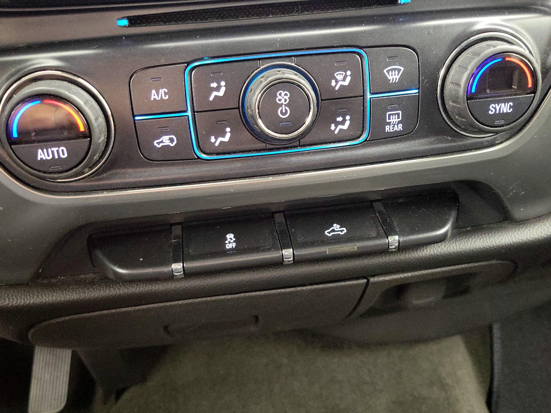 Thumbnail: 2017 Chevrolet Silverado 1500 - 16