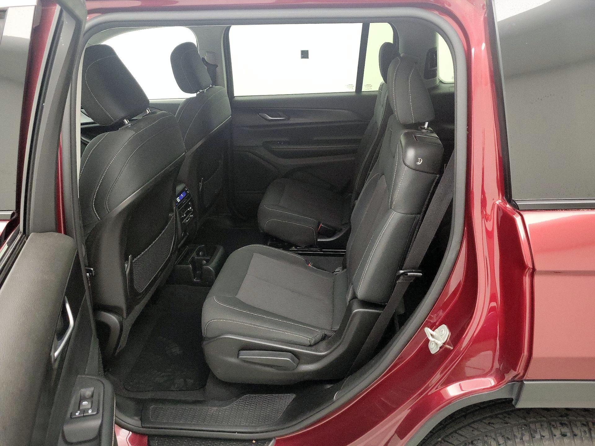 Thumbnail: 2023 Jeep Grand Cherokee L - 19