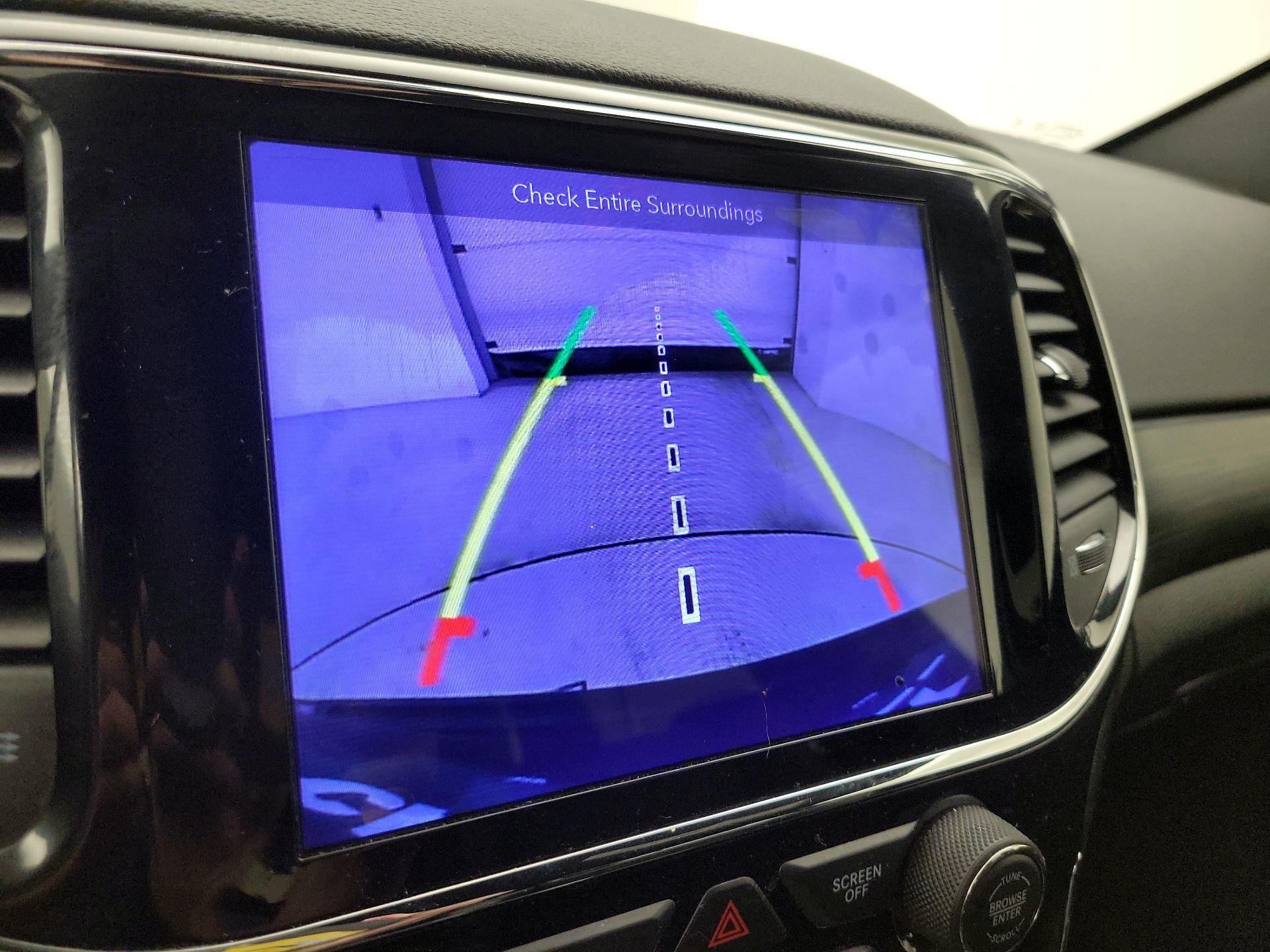 Thumbnail: 2019 Jeep Grand Cherokee - 14