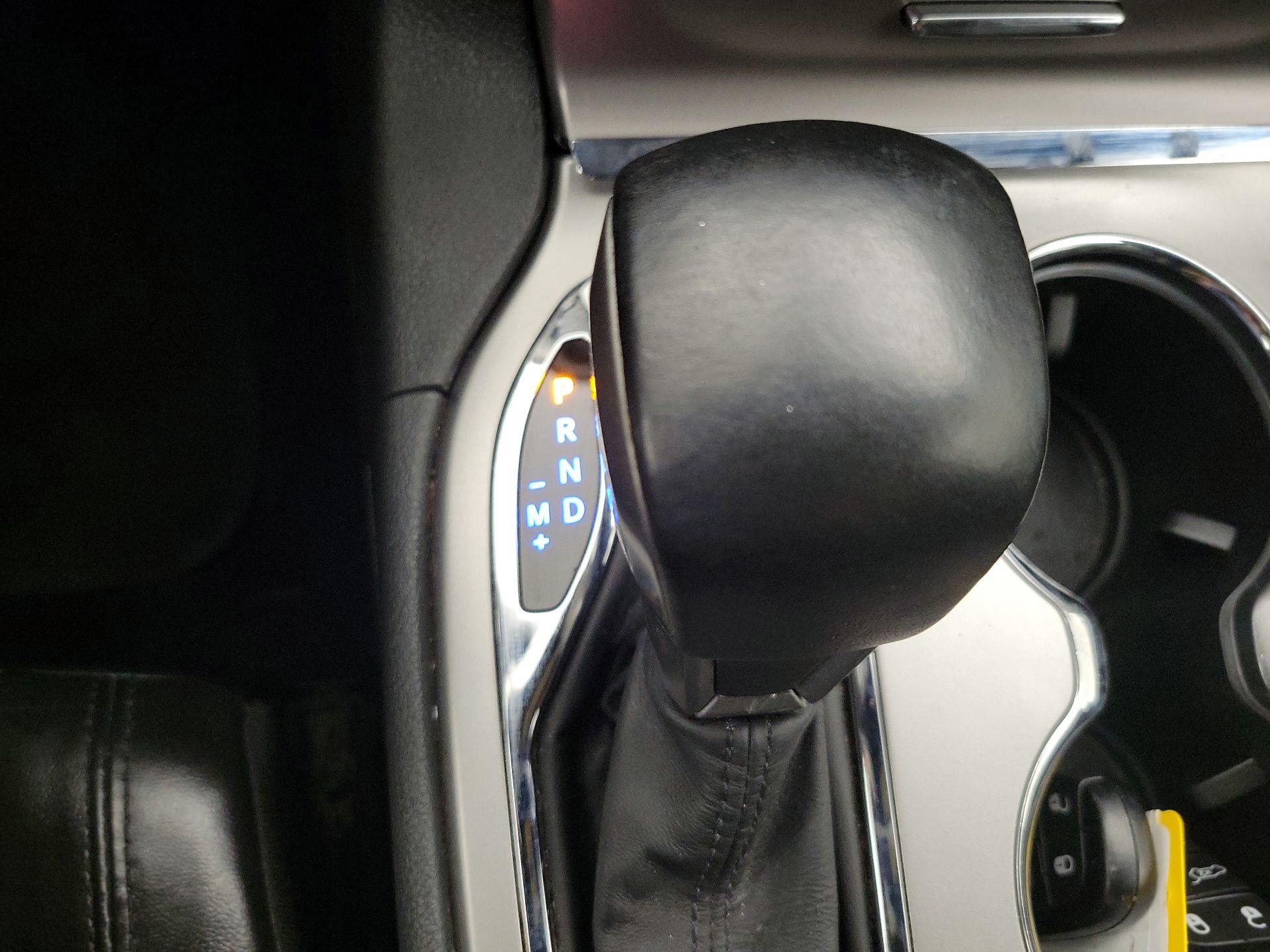 Thumbnail: 2019 Jeep Grand Cherokee - 17