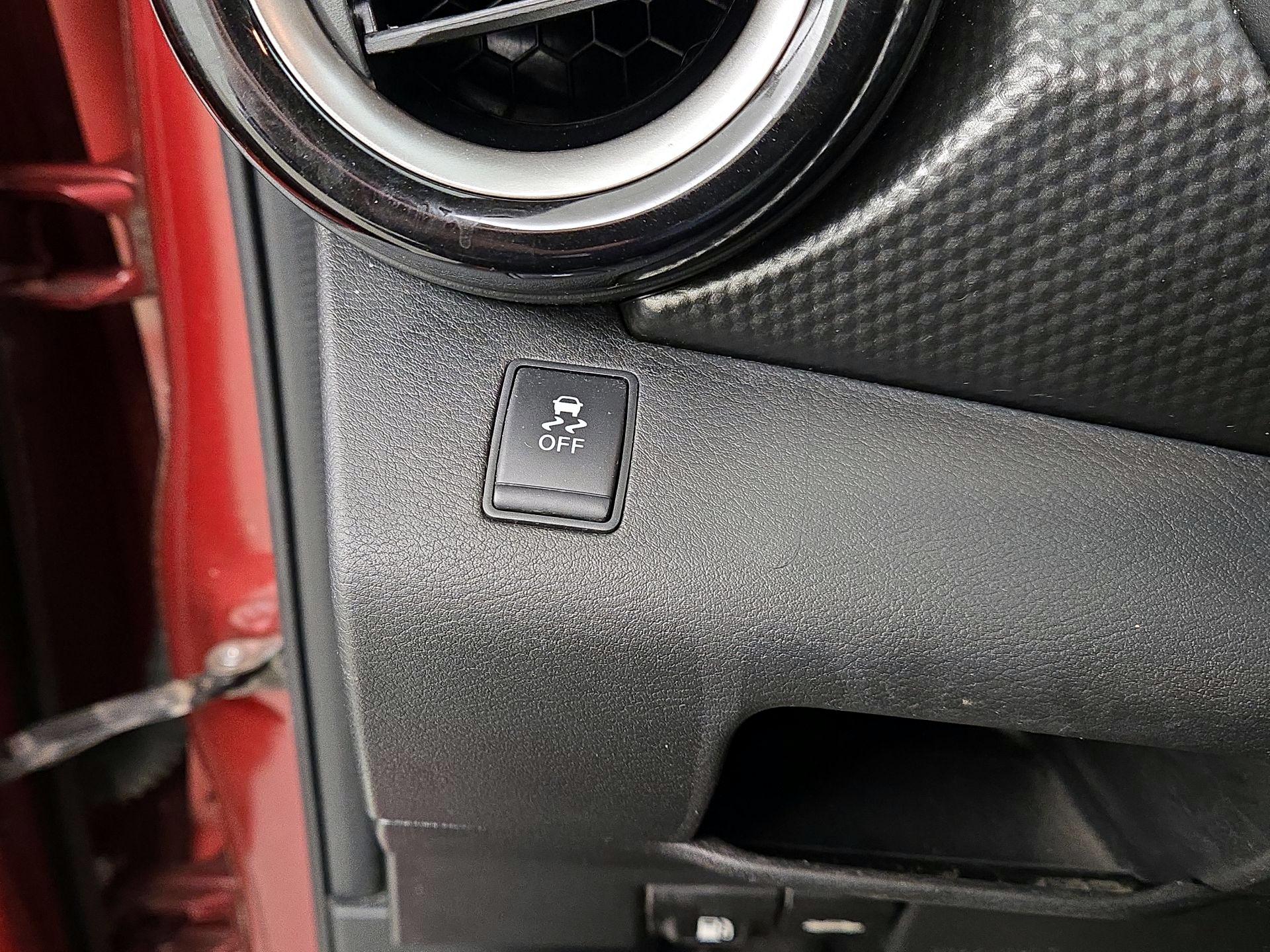 Thumbnail: 2018 Nissan Kicks - 13