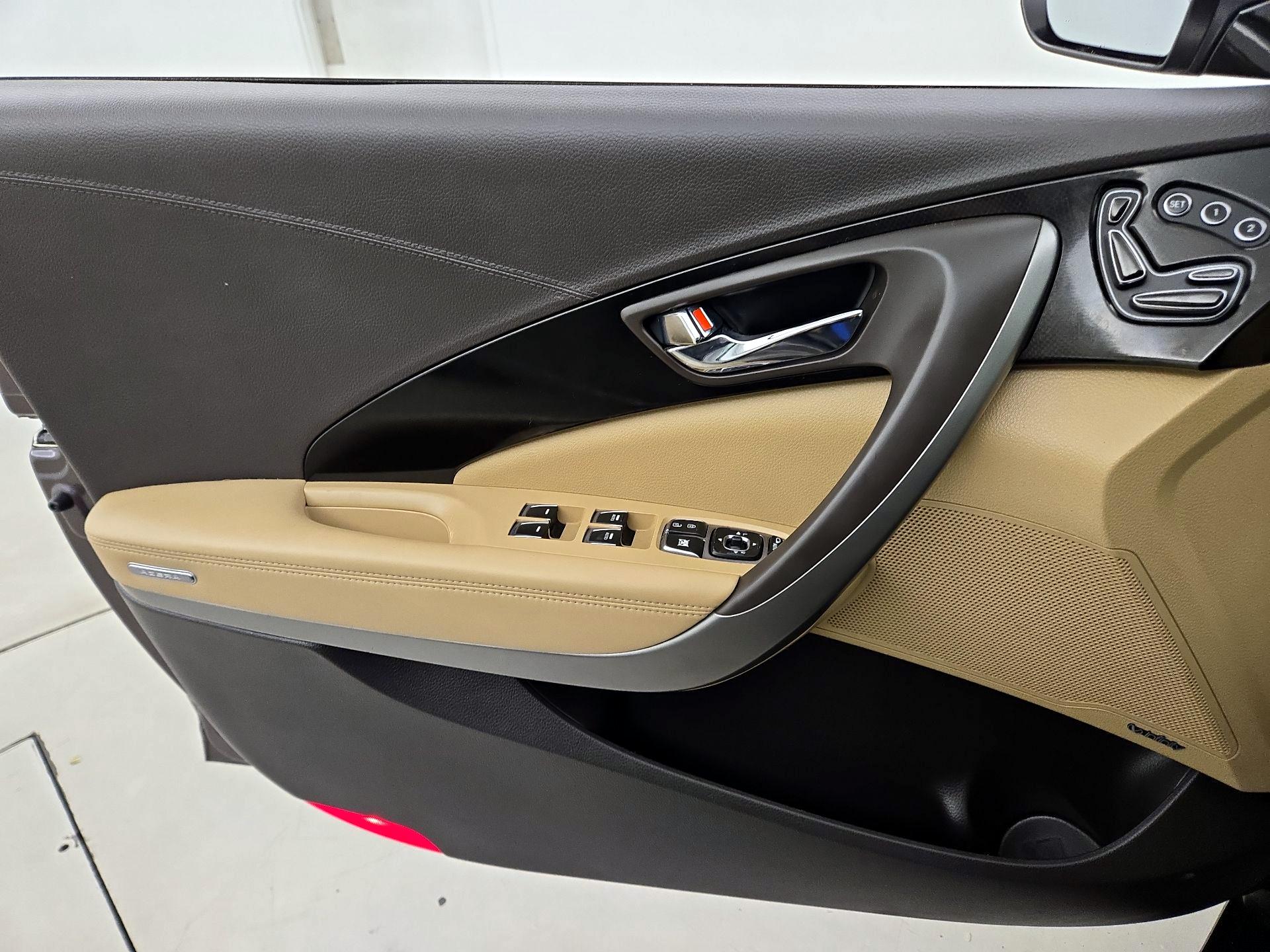 Thumbnail: 2016 Hyundai Azera - 12