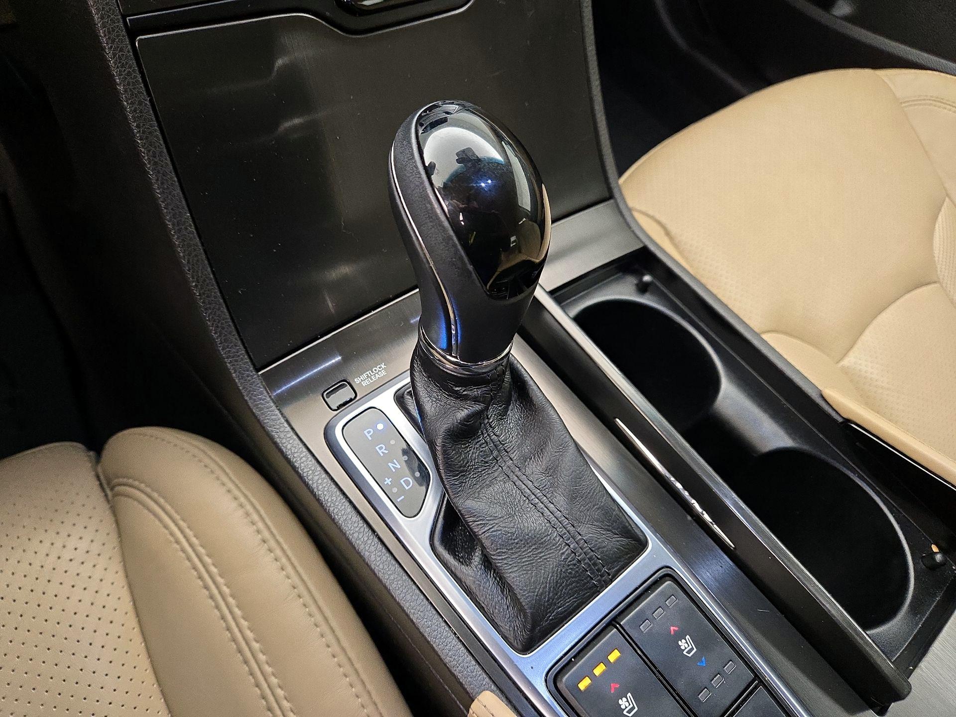 Thumbnail: 2016 Hyundai Azera - 18