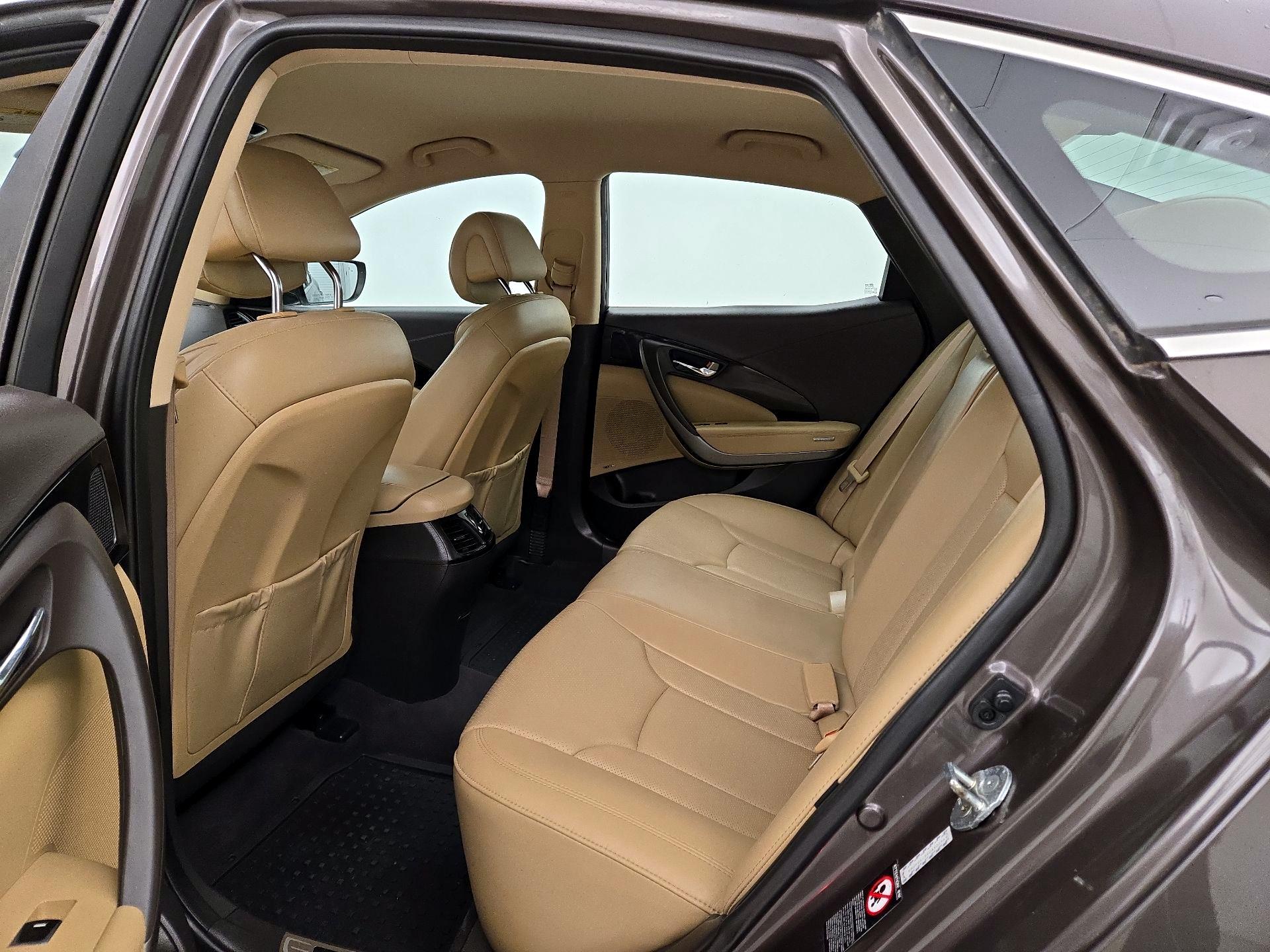 Thumbnail: 2016 Hyundai Azera - 20