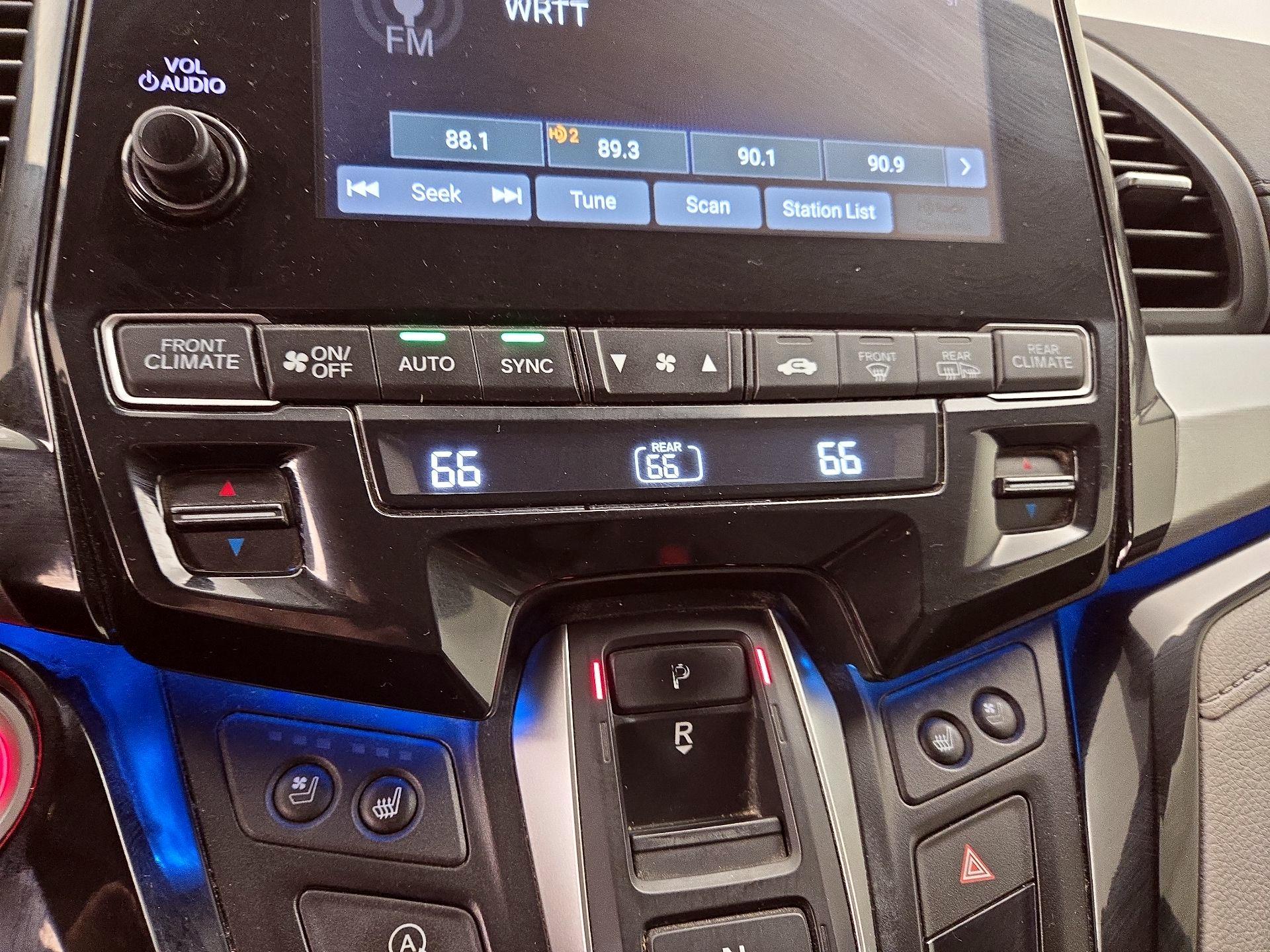 Thumbnail: 2018 Honda Odyssey - 17