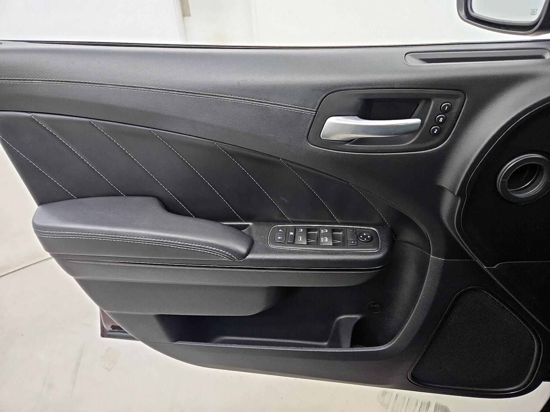 Thumbnail: 2020 Dodge Charger - 12