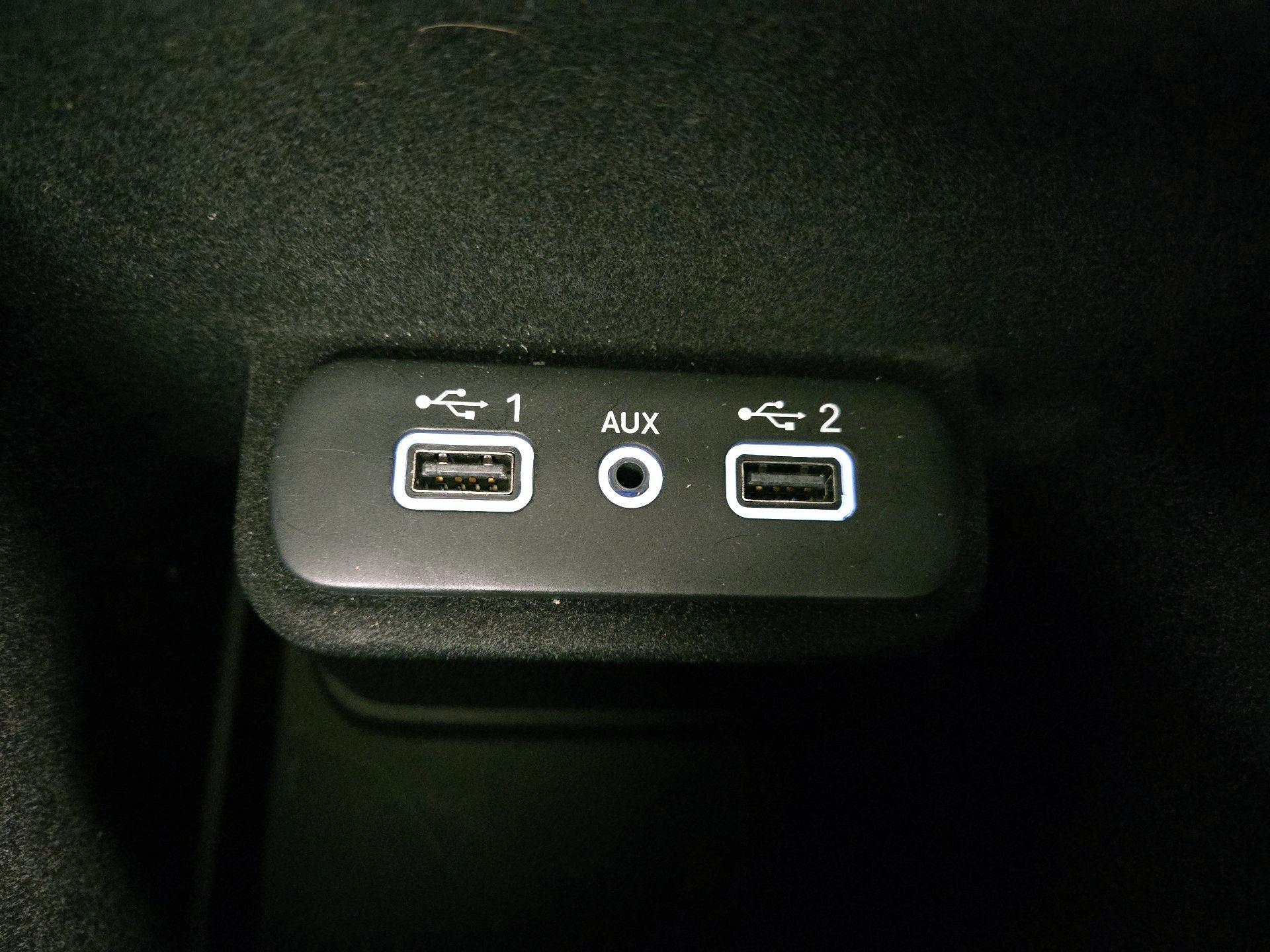 Thumbnail: 2020 Dodge Charger - 18