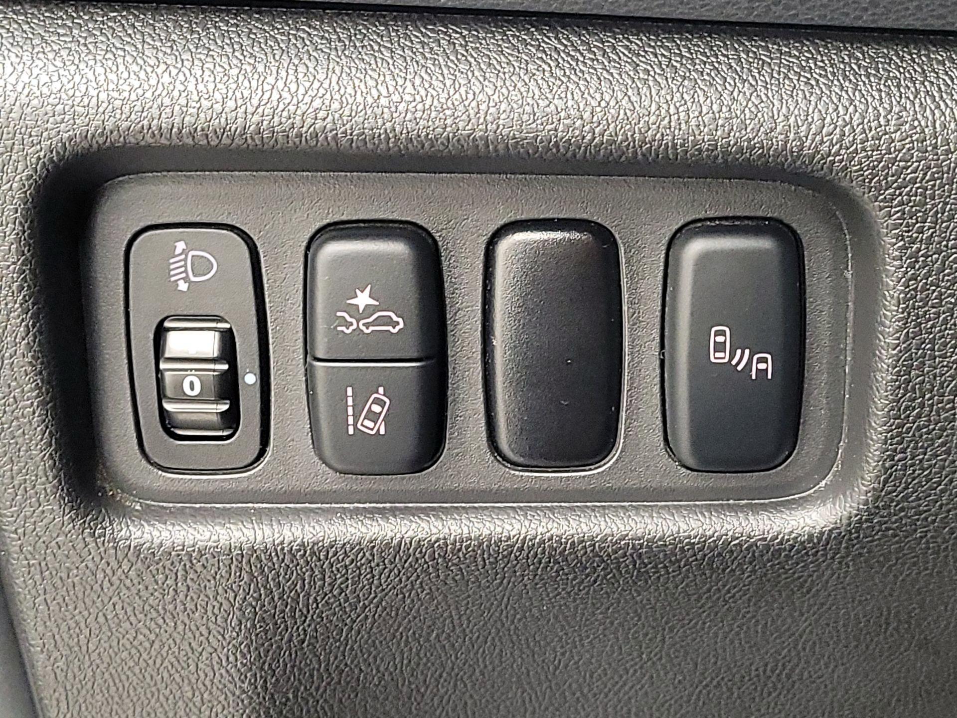 Thumbnail: 2019 Mitsubishi Outlander Sport - 13