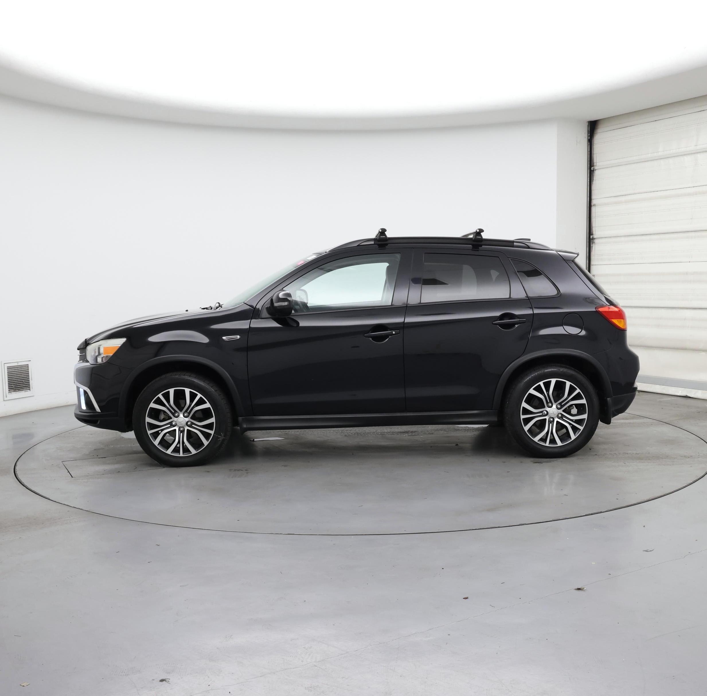 Thumbnail: 2019 Mitsubishi Outlander Sport - 3
