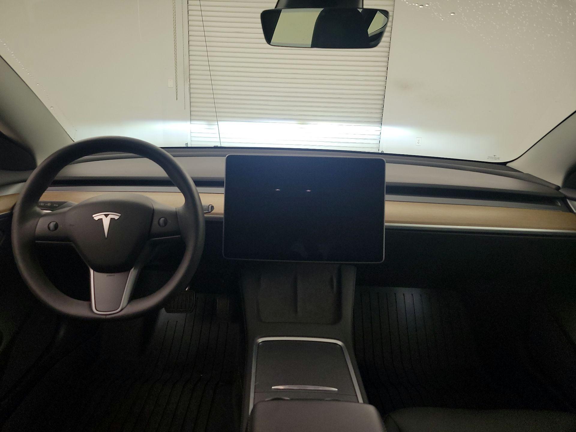 Thumbnail: 2022 Tesla Model 3 - 9