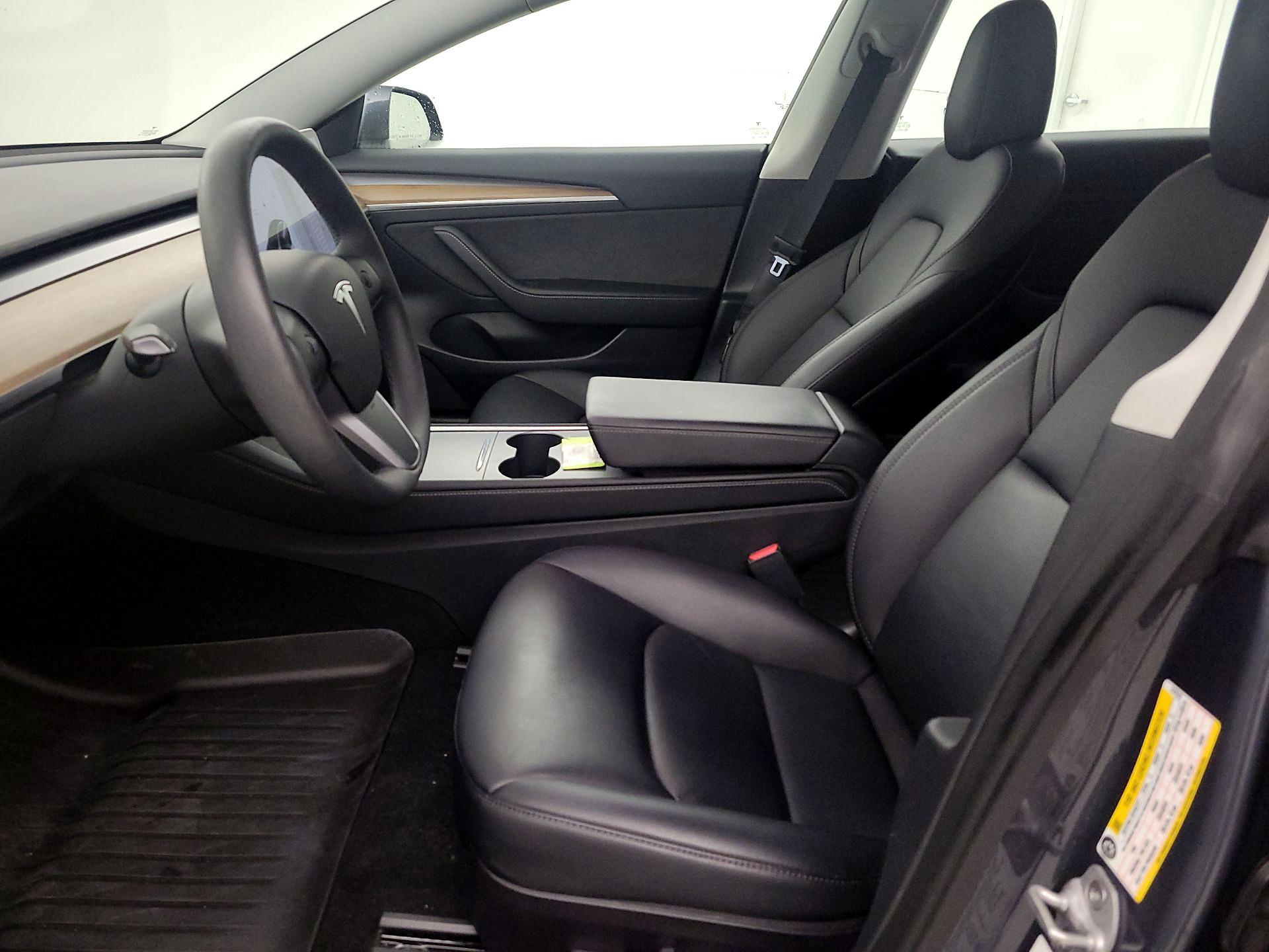 Thumbnail: 2022 Tesla Model 3 - 11