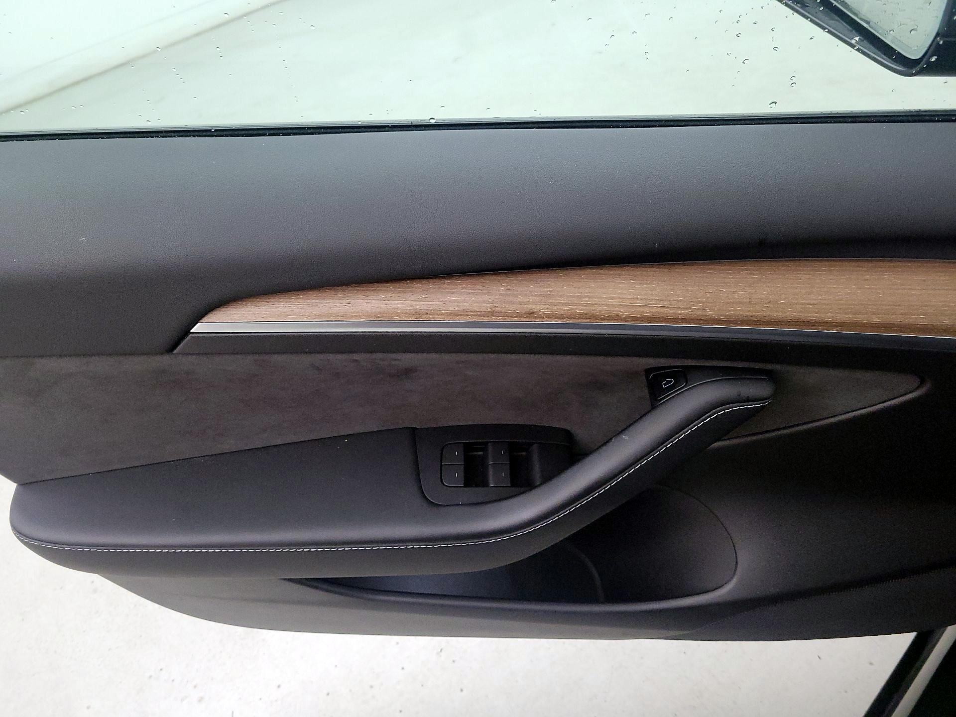 Thumbnail: 2022 Tesla Model 3 - 12